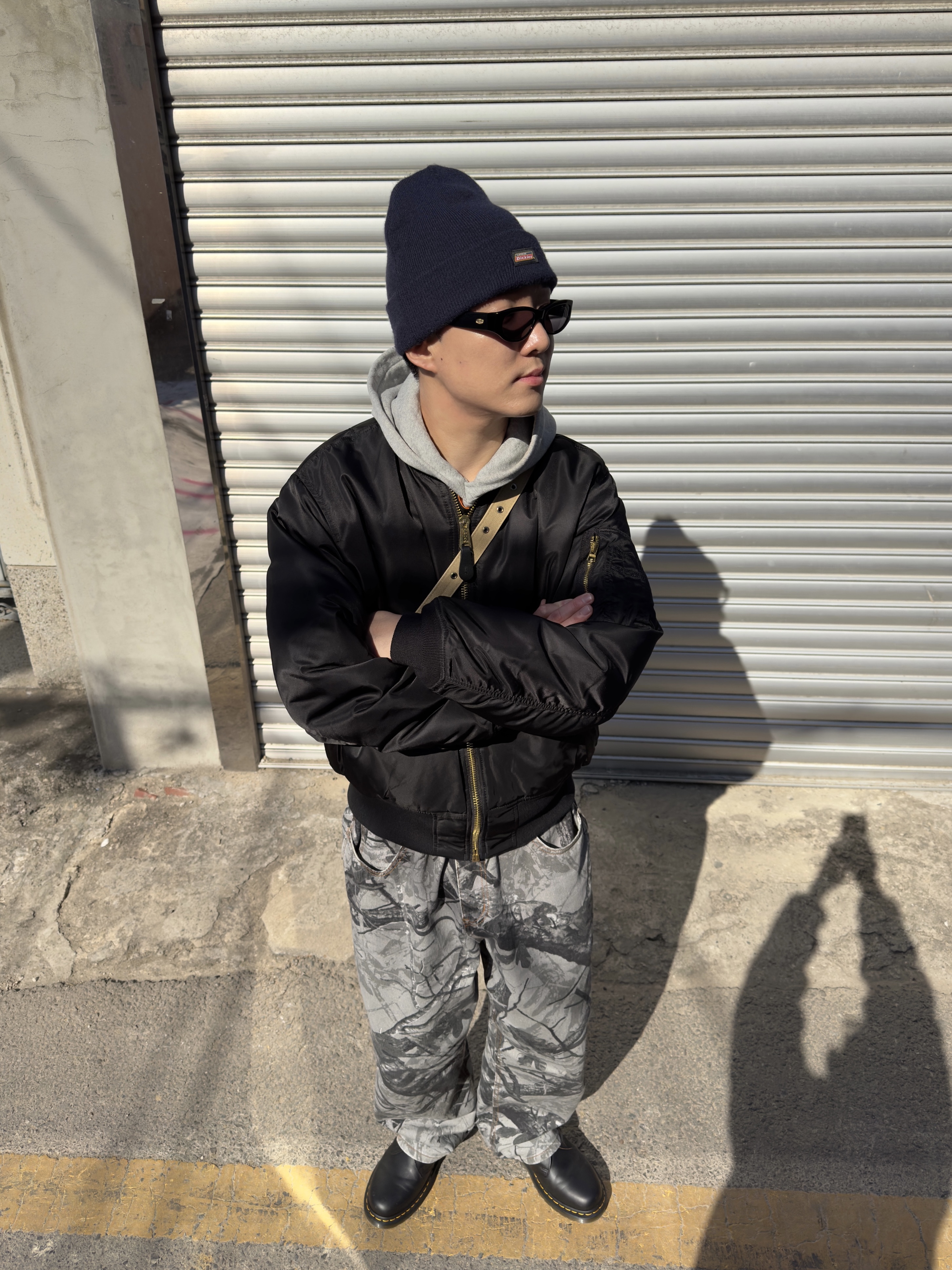 ALPHA INDUSTRIES MA-1 Flight Jacket Black, Supreme x Dickies Beanie Navy - 23FW 착용 스타일 - 4