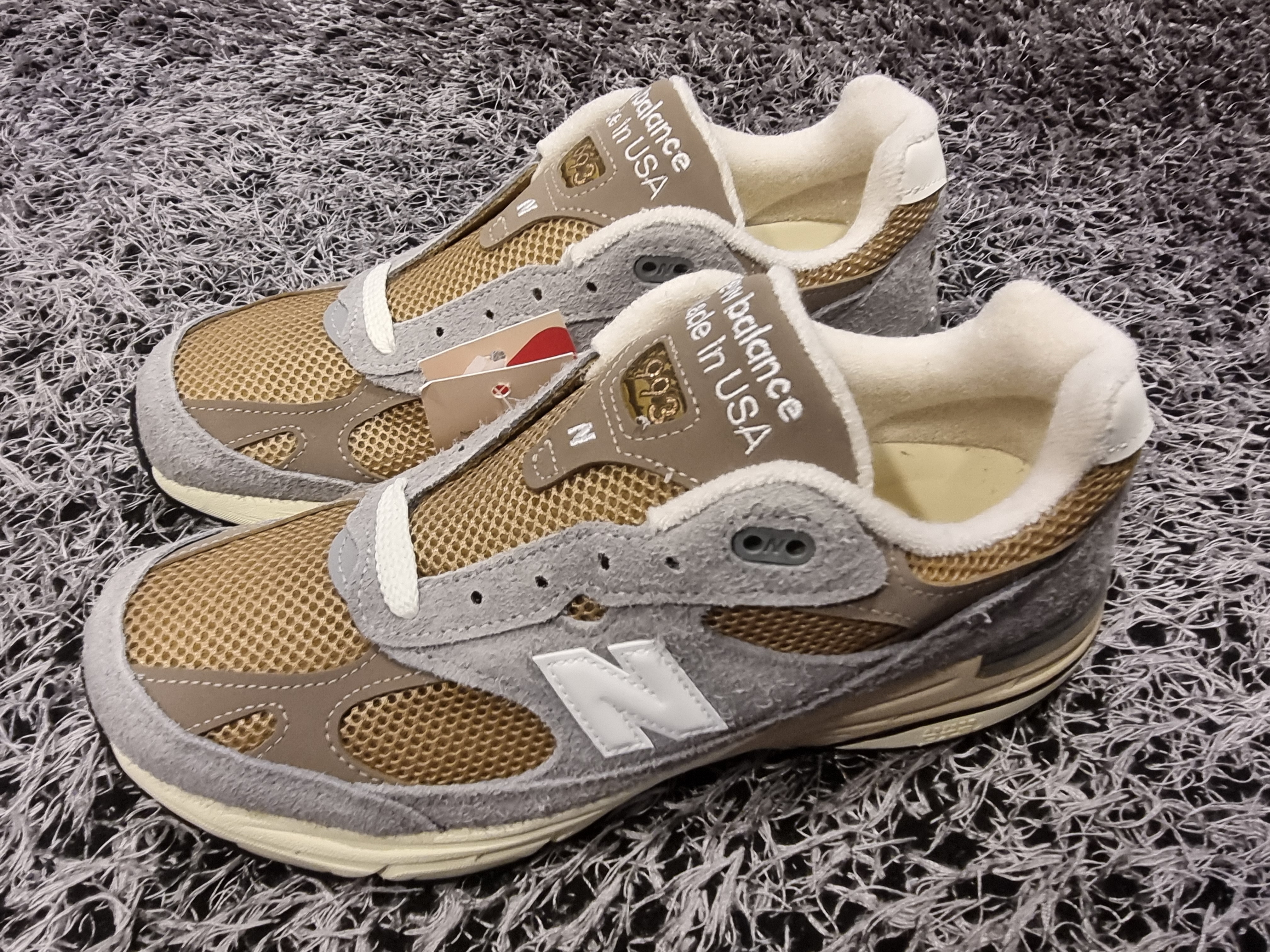 New Balance 993 Made in USA Shadow Grey Driftwood 착용 스타일 - 1