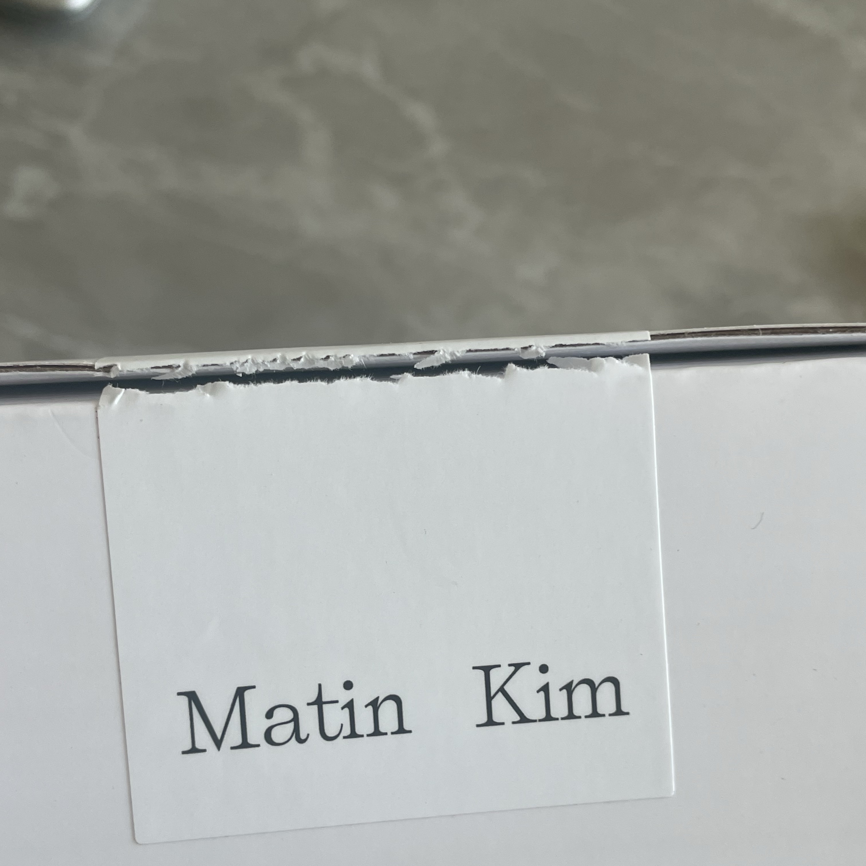 Matin Kim Vintage Card Wallet Black 착용 스타일 - 2