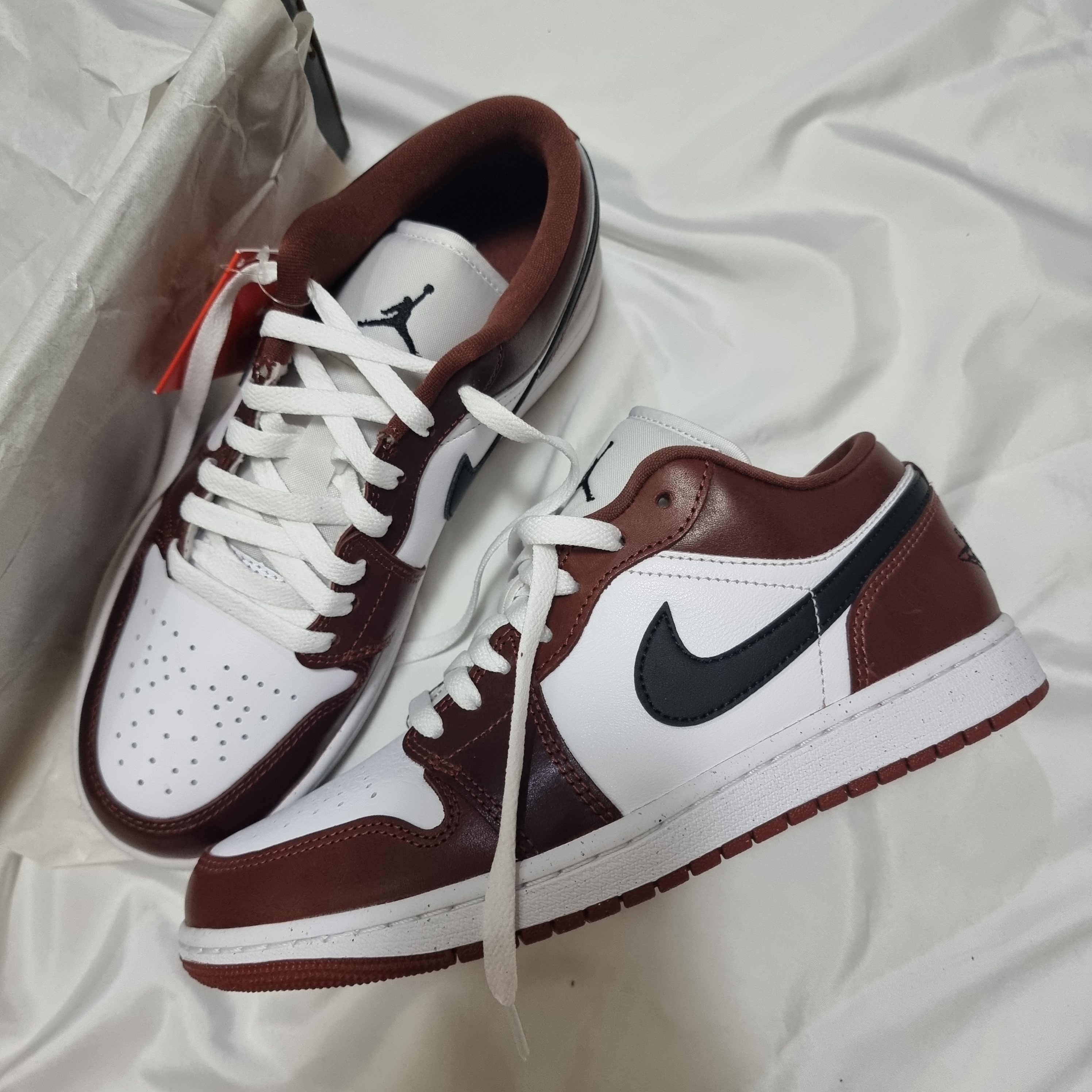 Jordan 1 Low SE Dark Pony Black 착용 스타일