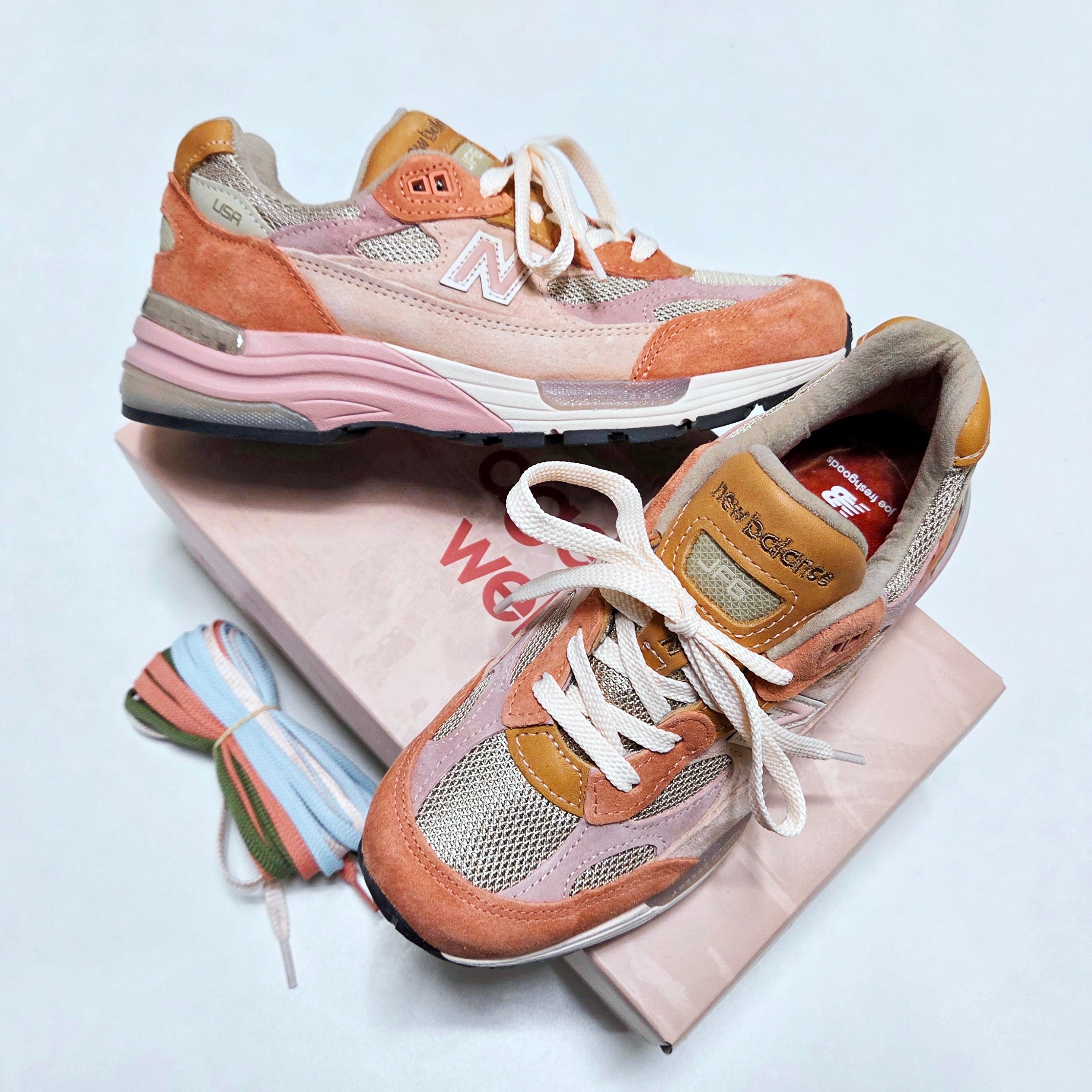 New Balance x Joe Freshgoods 992 Made in USA Aged Well 착용 스타일 - 1