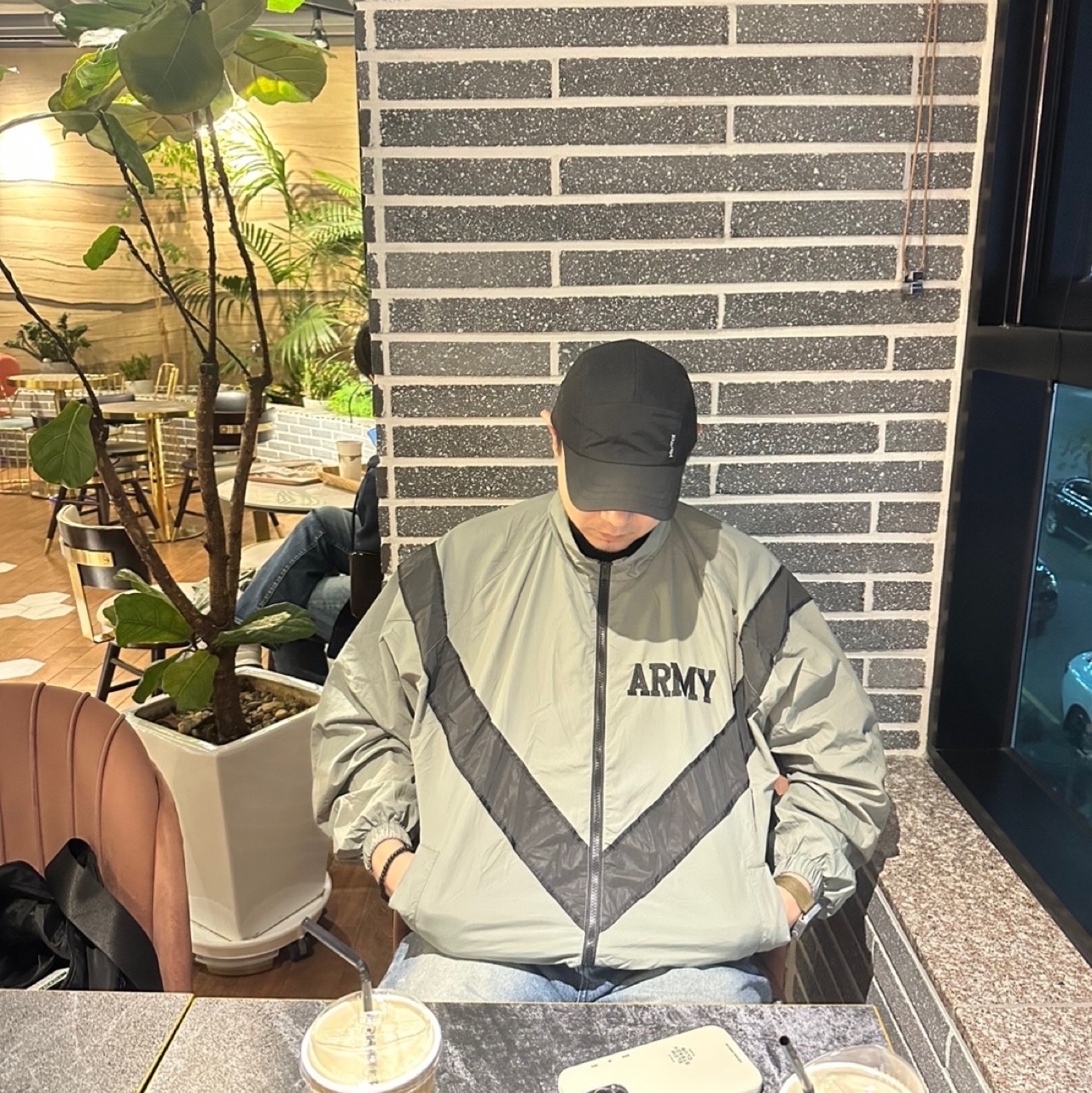 YMCL KY US Army IPFU Jacket Grey 착용 스타일