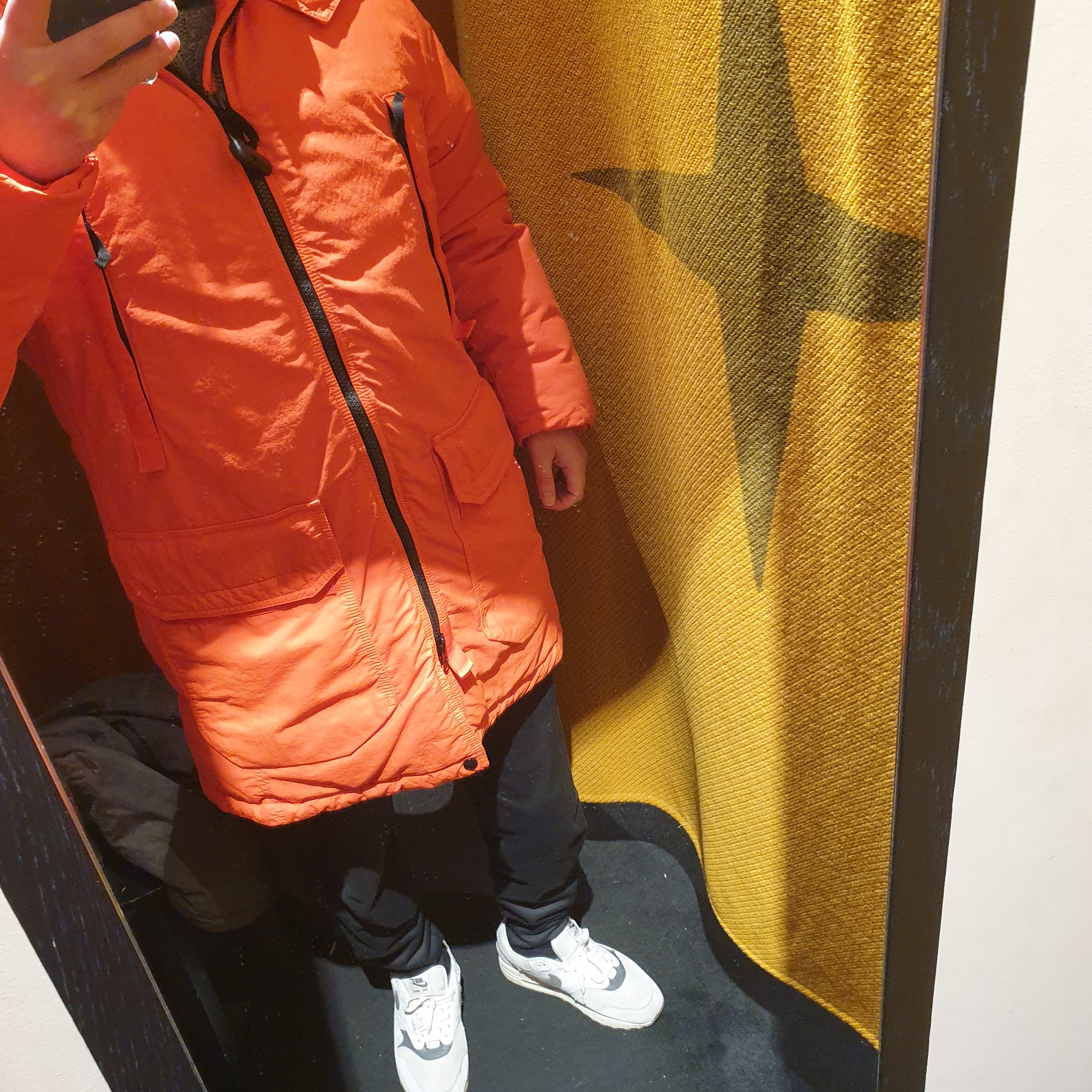 Stone Island 71321 Opaque Nylon Twill Down Jacket Lobster Red - 23FW 착용 스타일 - 1