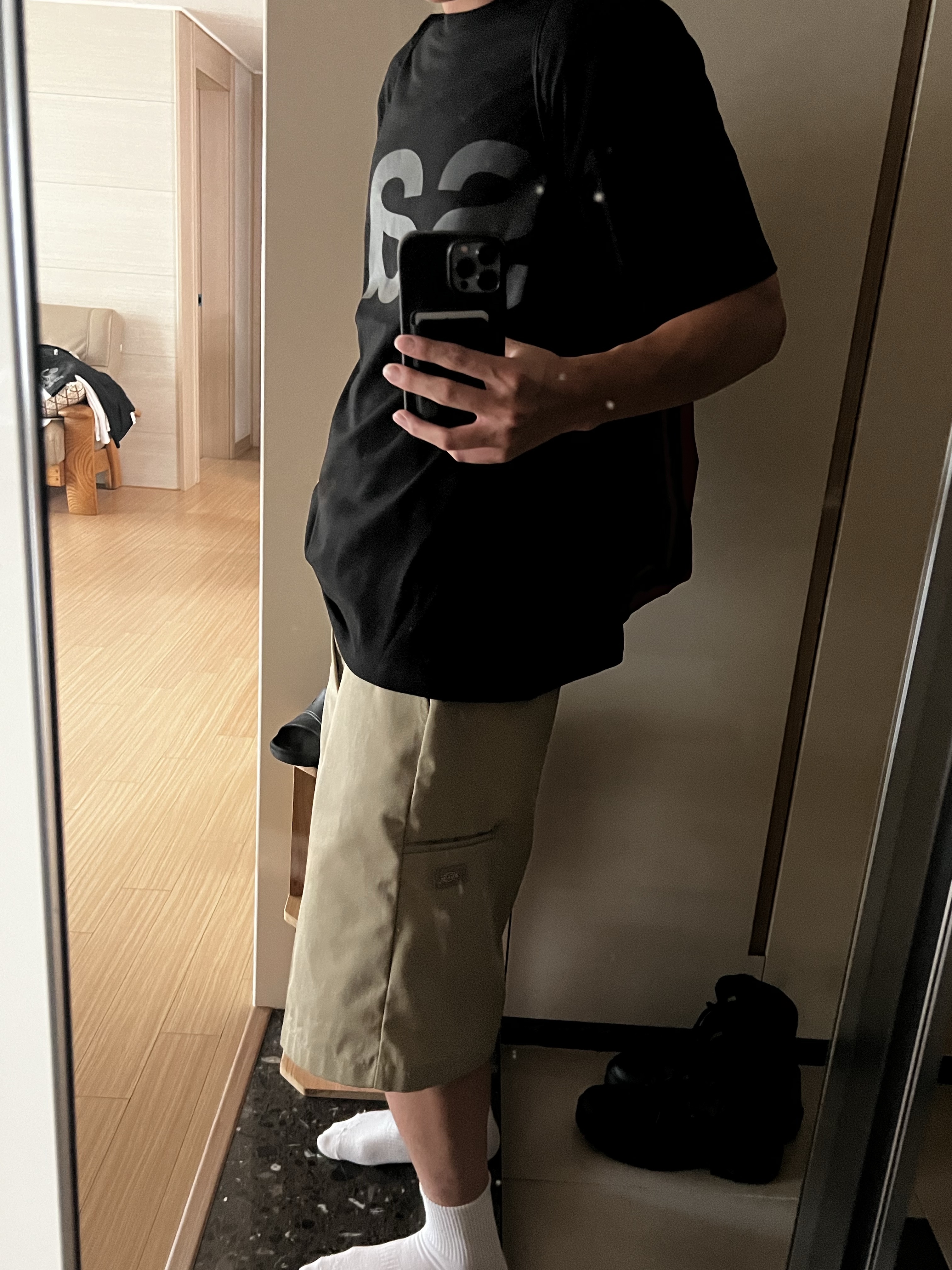 [예약 배송][KREAM 단독] Safarispot Basic Safari T-Shirt Black 착용 스타일