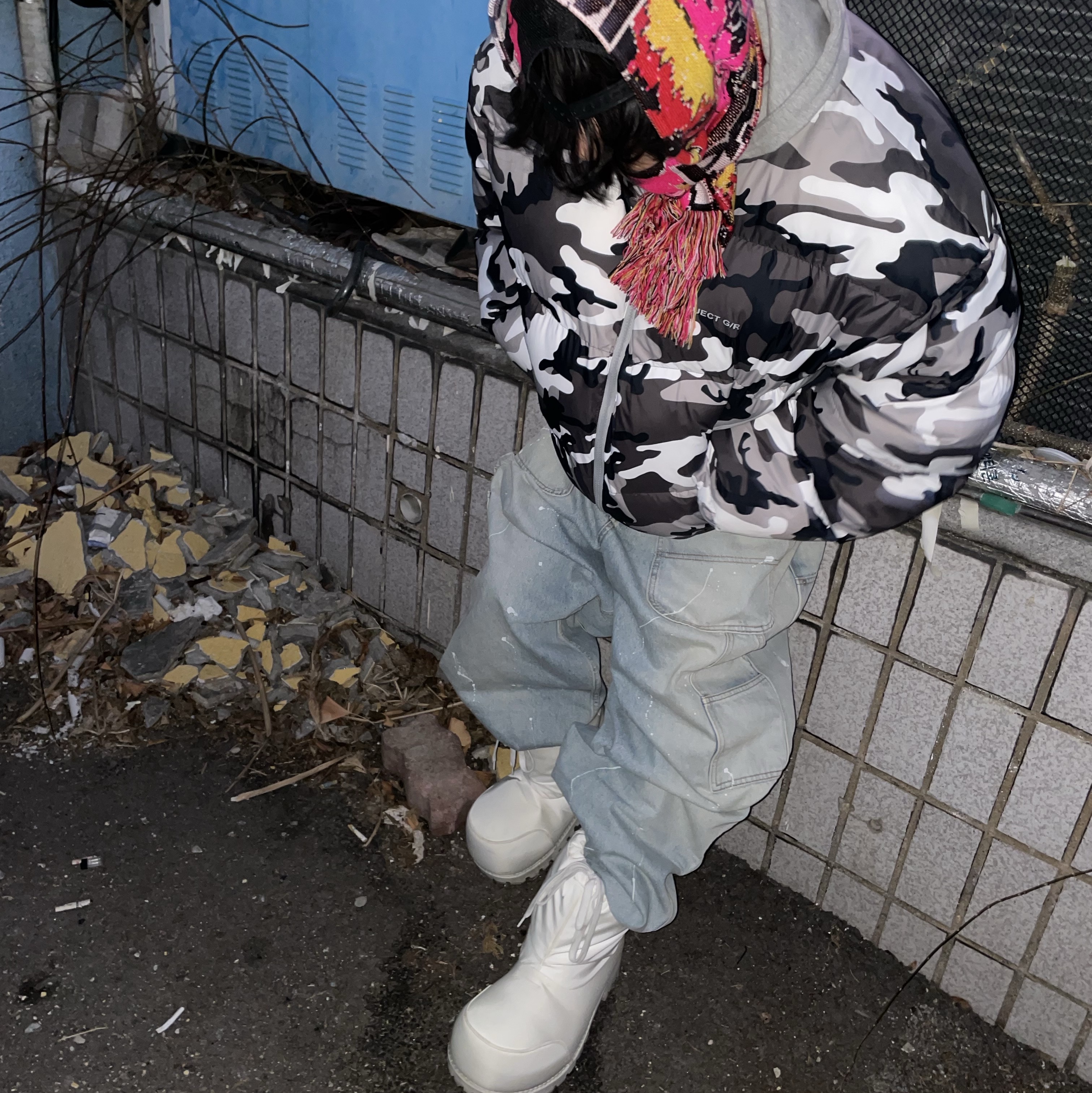 Project G/R Backward Carpenter Pants Blue, Project G/R Reversible Hooded Puffer Jacket Grey 착용 스타일 - 1