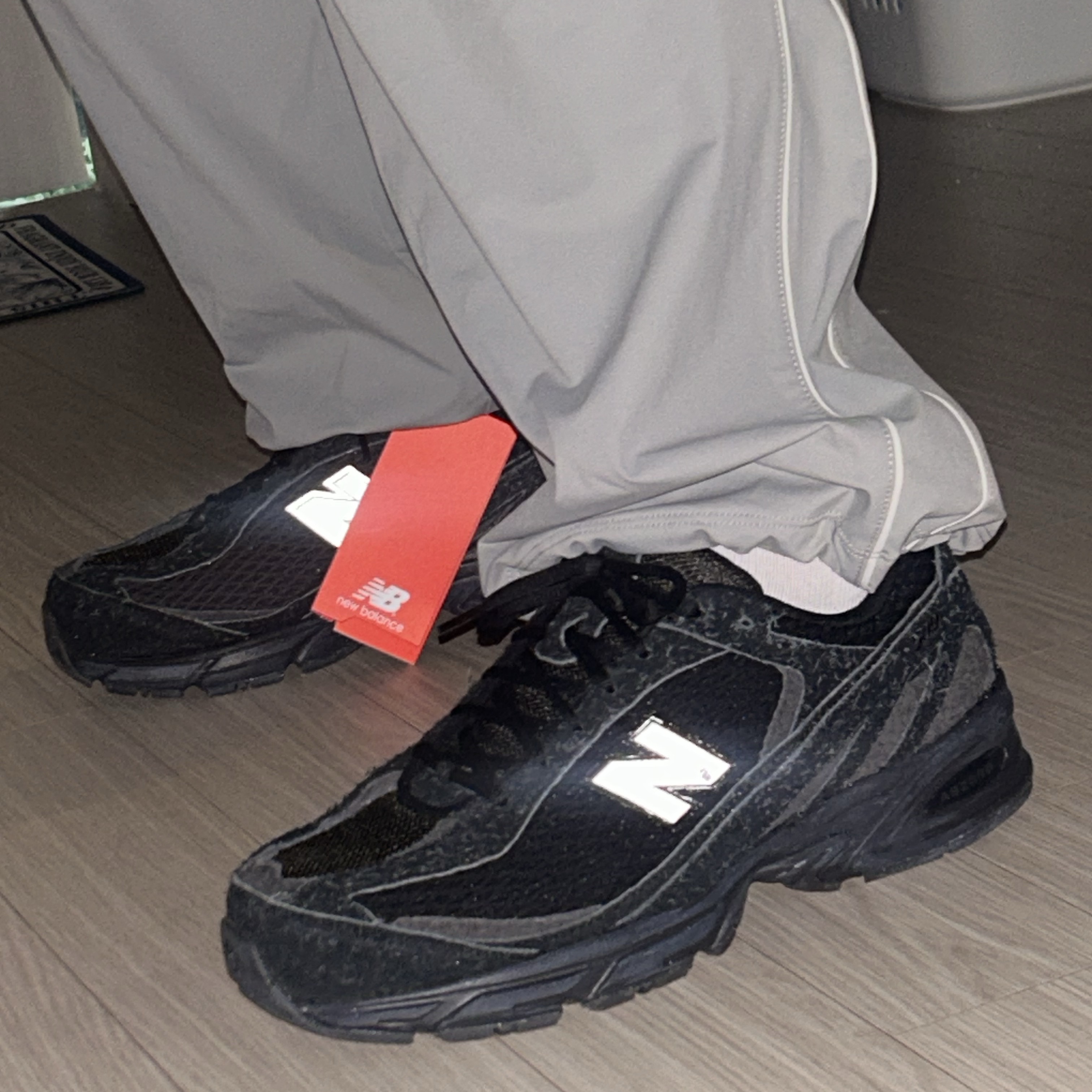New Balance 509 Black Castle Grey 착용 스타일