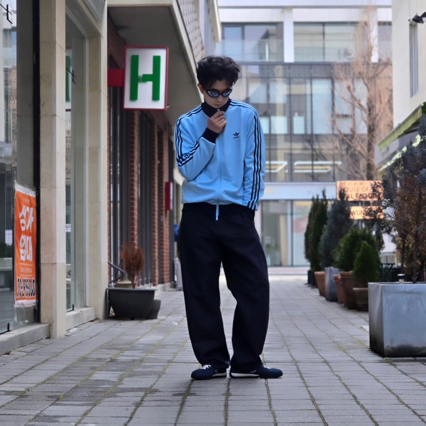 Adidas Adicolor Classic Beckenbauer Track Top Clear Sky Night Indigo - KR Sizing, Converse Run Star Trainer Retro Sport Azul 착용 스타일 - 4