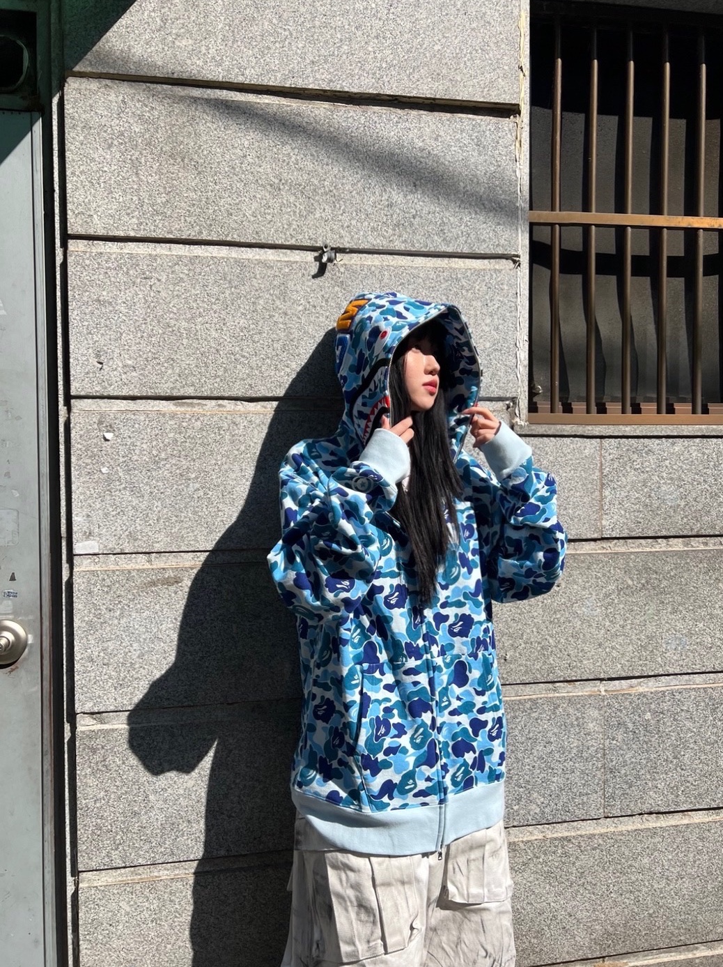 BAPE ABC Camo Tiger Full Zip Hoodie Blue, Farfromwhat Far Layered Work Pants White 착용 스타일 - 1