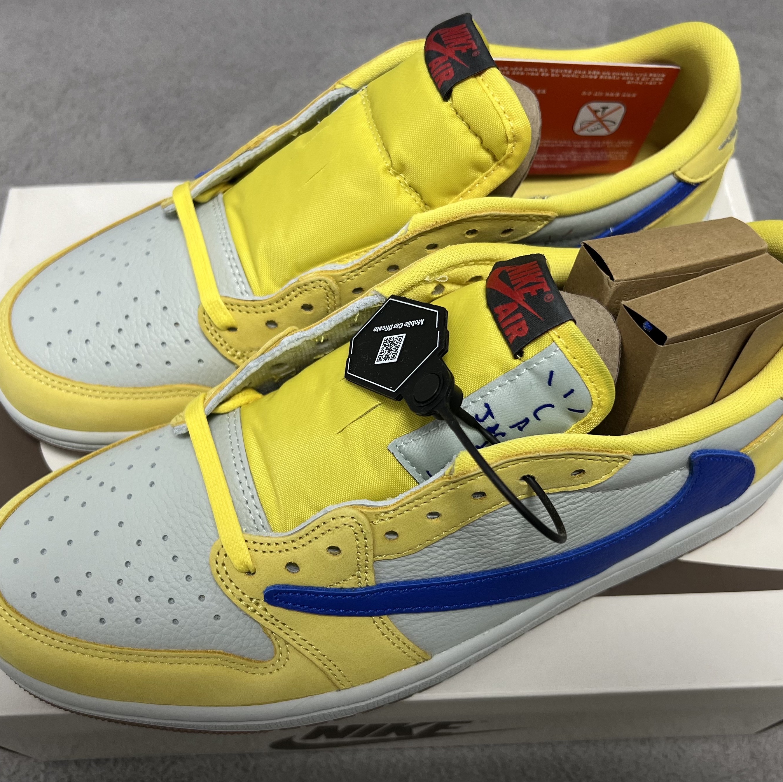 (W) Jordan 1 x Travis Scott Retro Low OG SP Canary 착용 스타일