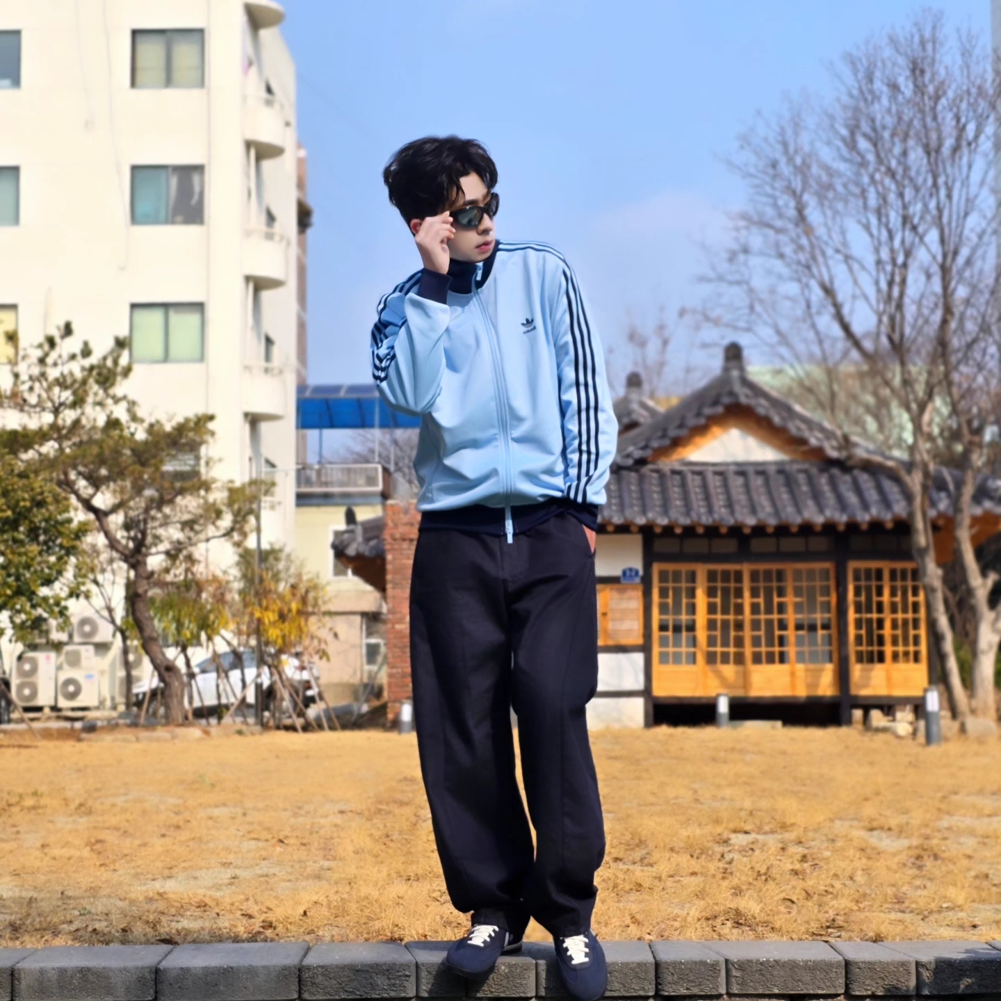 Adidas Adicolor Classic Beckenbauer Track Top Clear Sky Night Indigo - KR Sizing, Converse Run Star Trainer Retro Sport Azul 착용 스타일 - 6