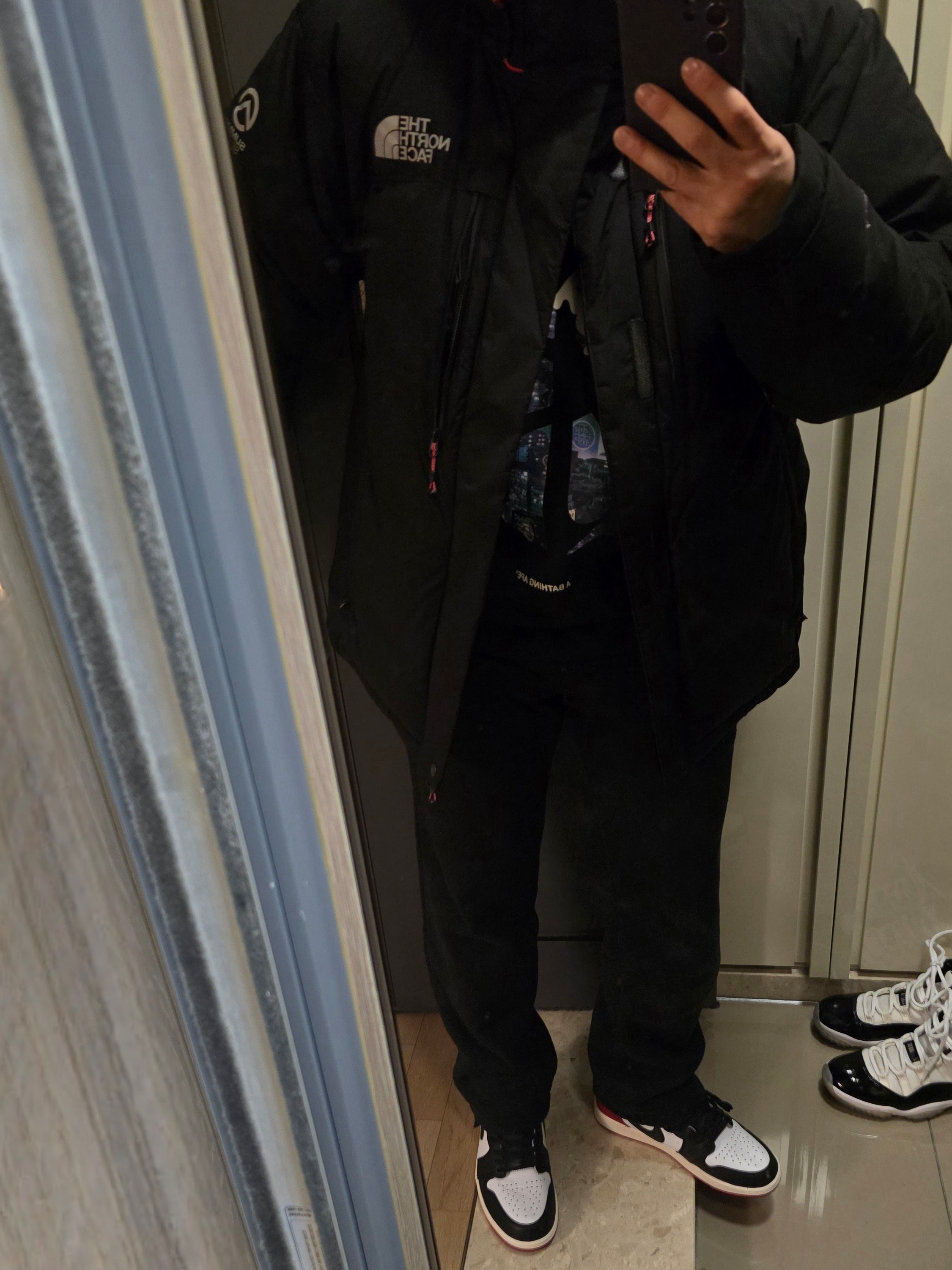 The North Face Himalayan 30th Anniversary Parka Black - 24FW, Jordan 1 Retro High OG Black Toe 착용 스타일