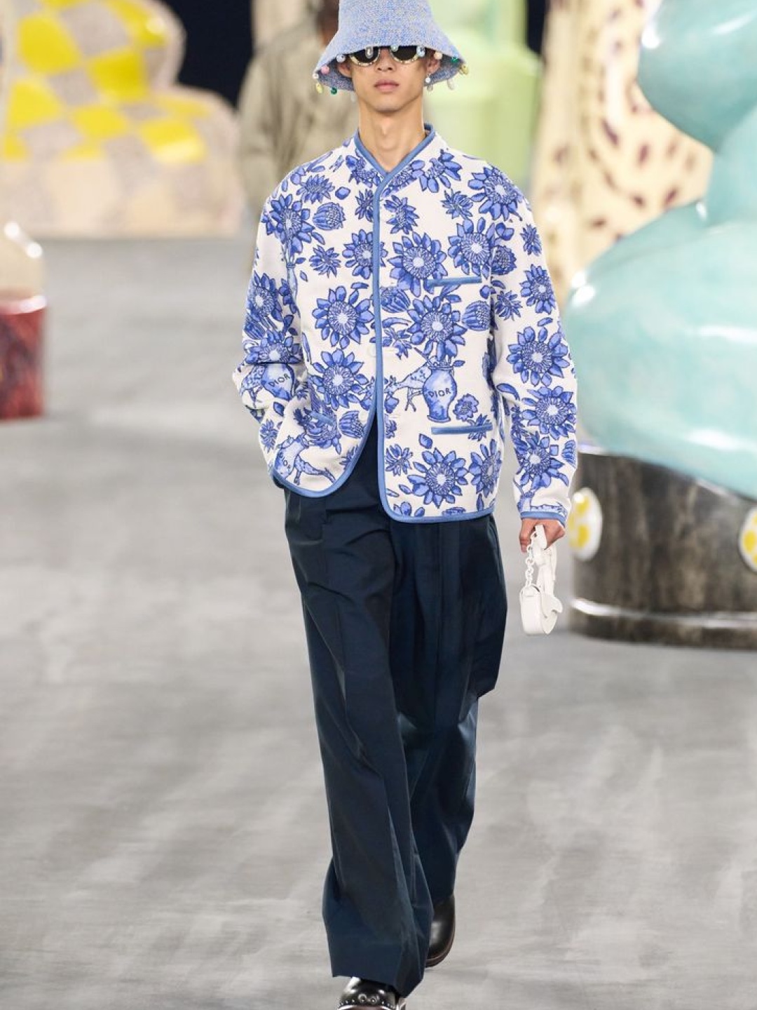 Supreme x The North Face Trekking Convertible Jacket Flowers - 22SS, Supreme x The North Face Trekking Zip-Off Belted Pants Flowers - 22SS 착용 스타일 - 3