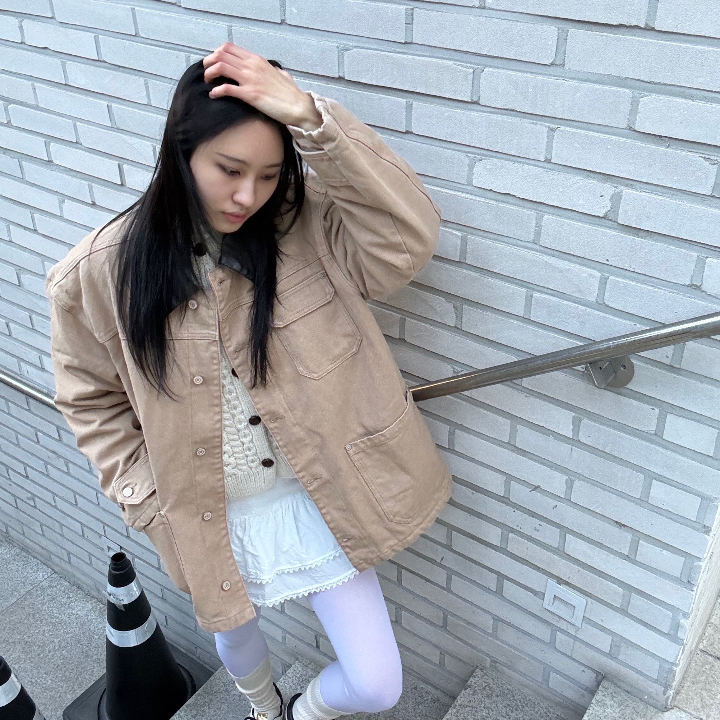 (W) 아디다스 삼바 OG 크림 화이트 코어 블랙 착용 스타일 - 4