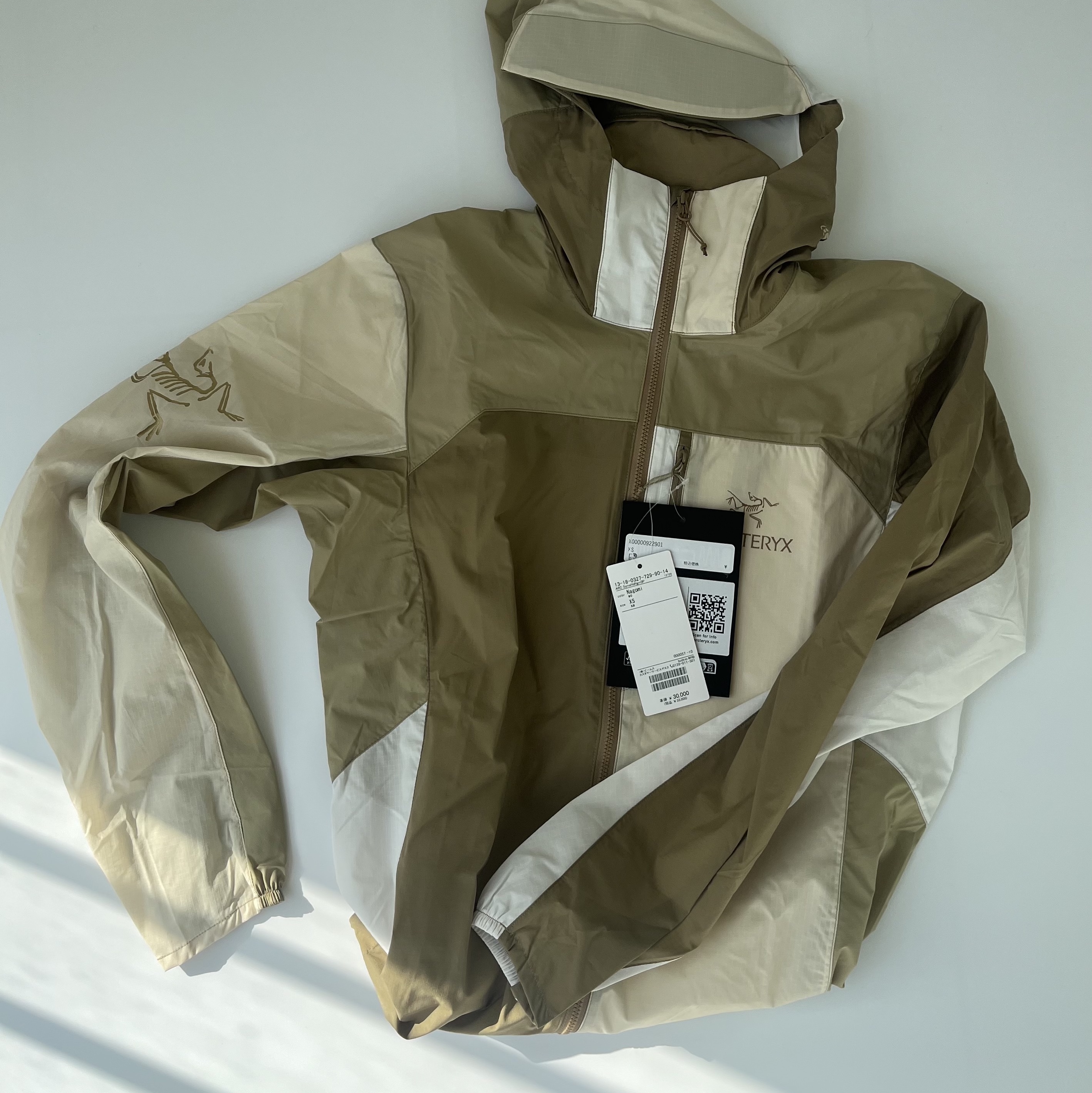 Arc'teryx x Beams Squamish Hoody Nagomi, Arc'teryx x Beams Beta Jacket Nagomi 착용 스타일 - 1