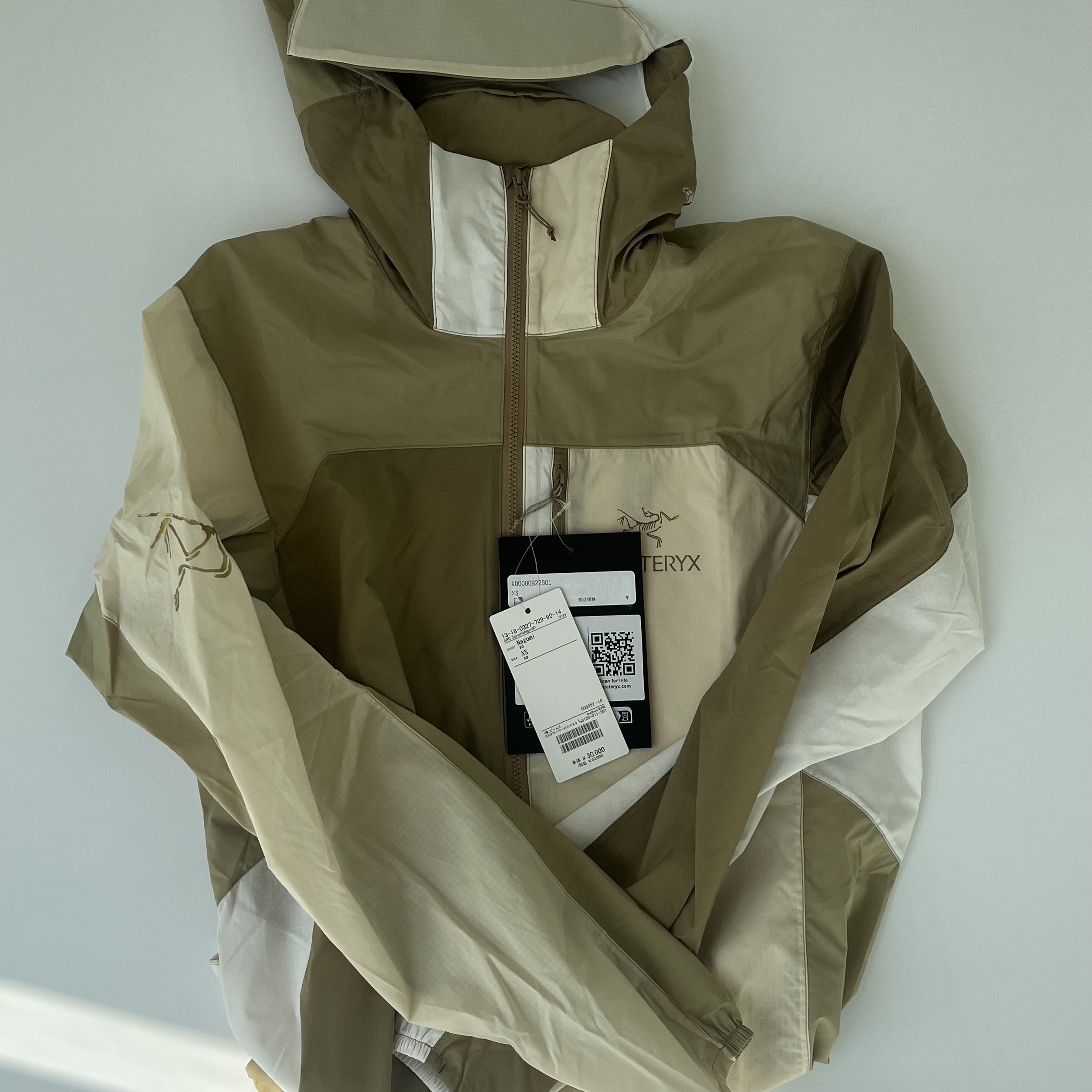 Arc'teryx x Beams Squamish Hoody Nagomi, Arc'teryx x Beams Beta Jacket Nagomi 착용 스타일 - 2