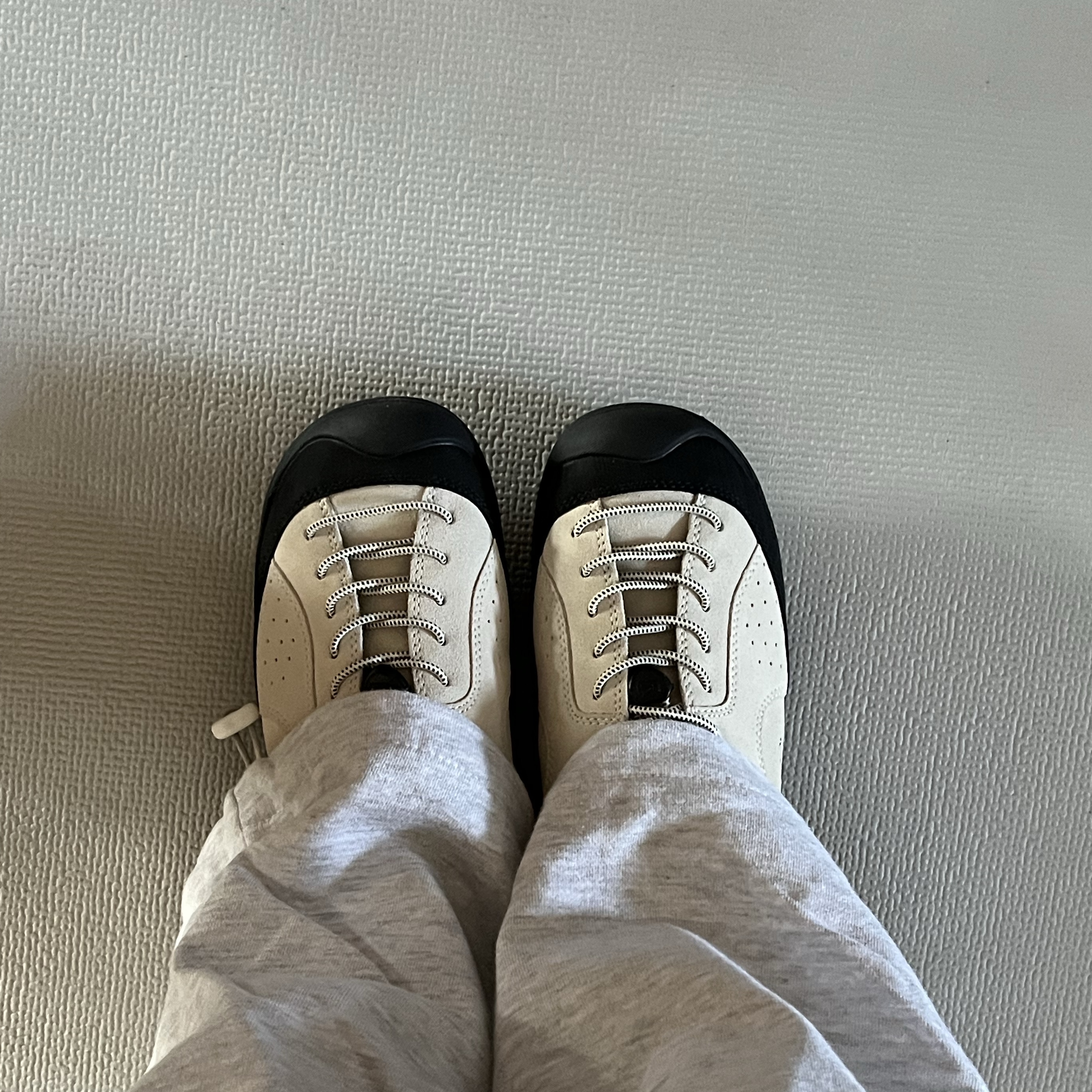 (W) Keen Jasper Rocks SP Sneaker Birch Black 착용 스타일 - 4