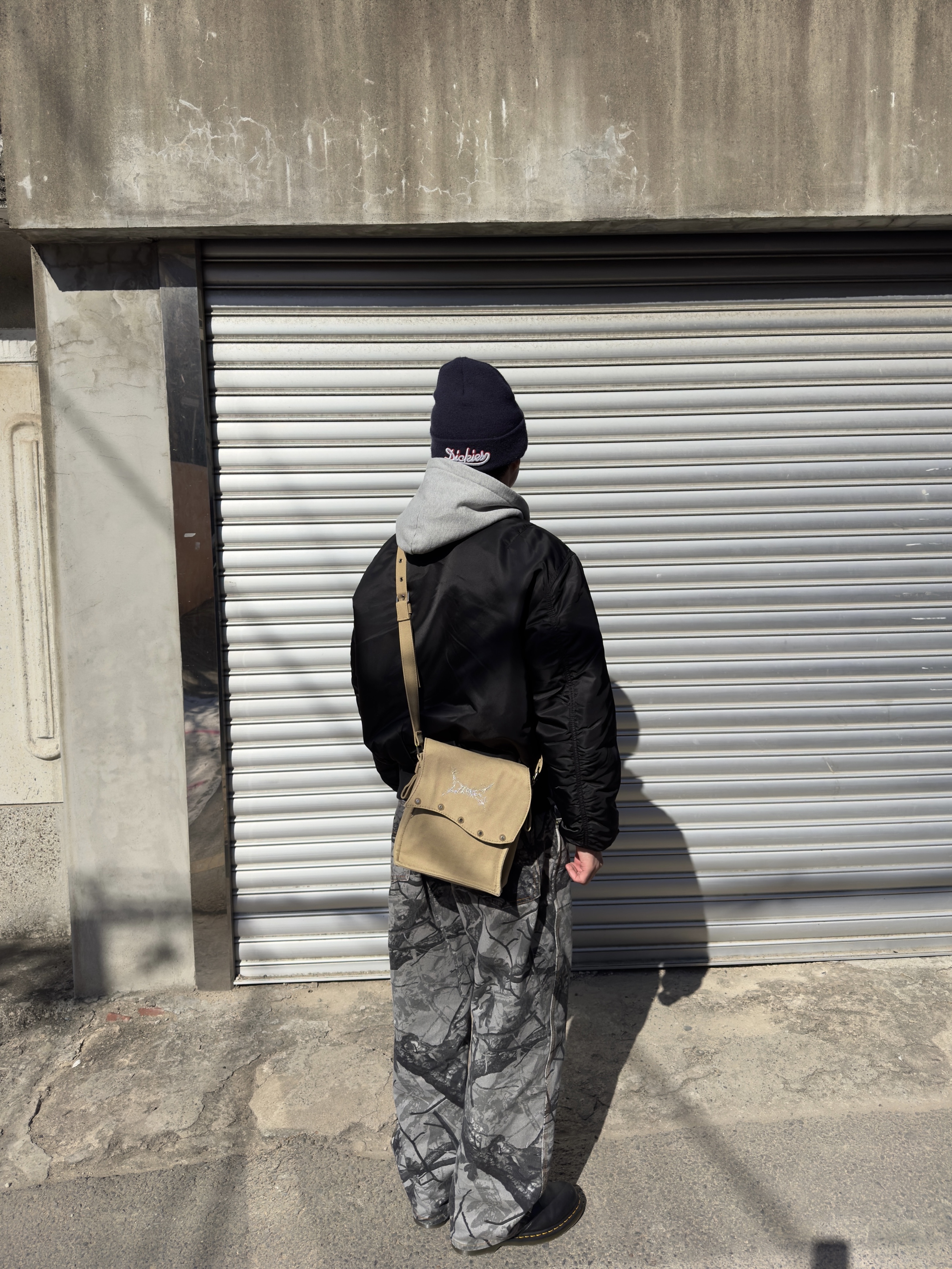 ALPHA INDUSTRIES MA-1 Flight Jacket Black, Supreme x Dickies Beanie Navy - 23FW 착용 스타일 - 2