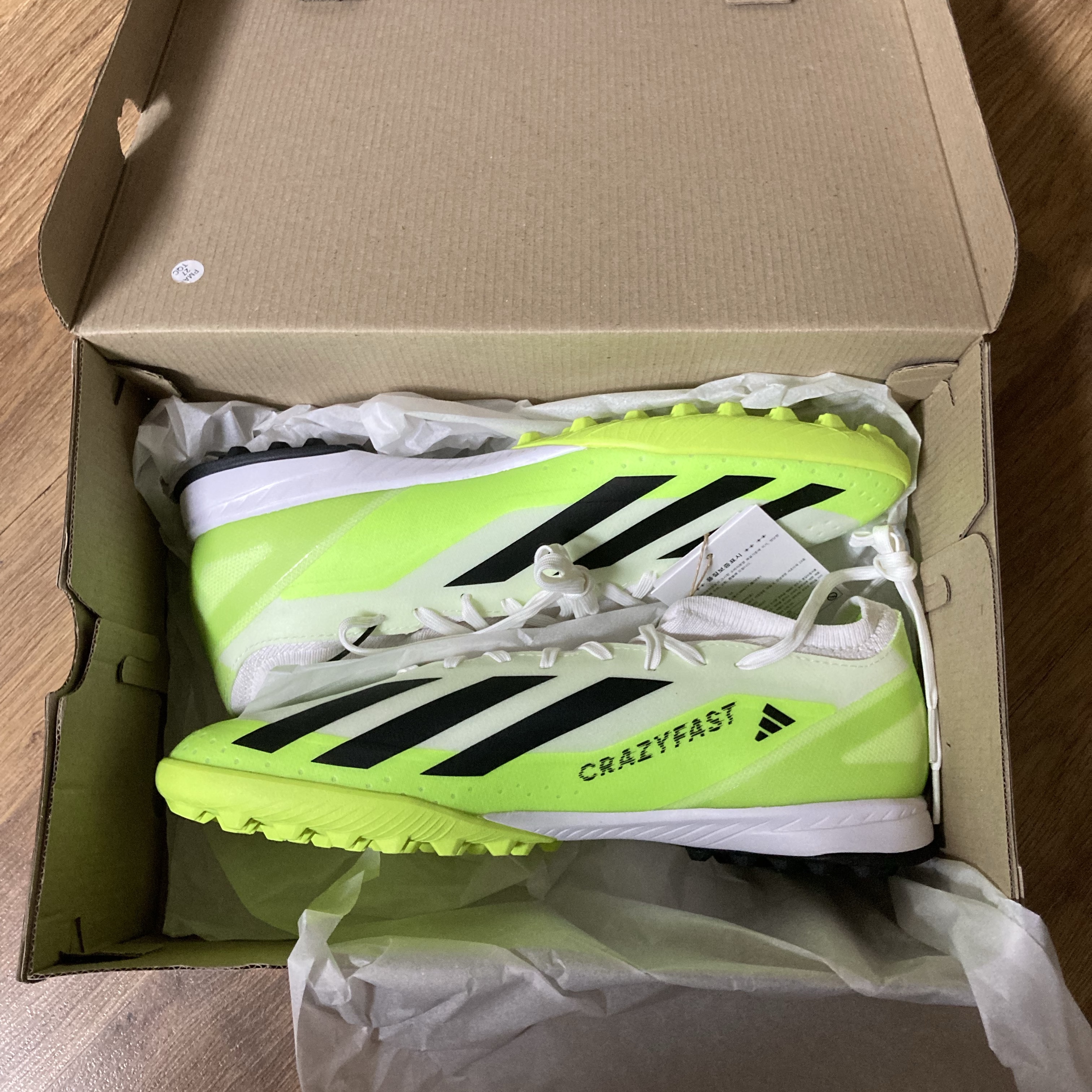 Adidas X Crazyfast.3 TF Cloud White Core Black Lucid Lemon 착용 스타일