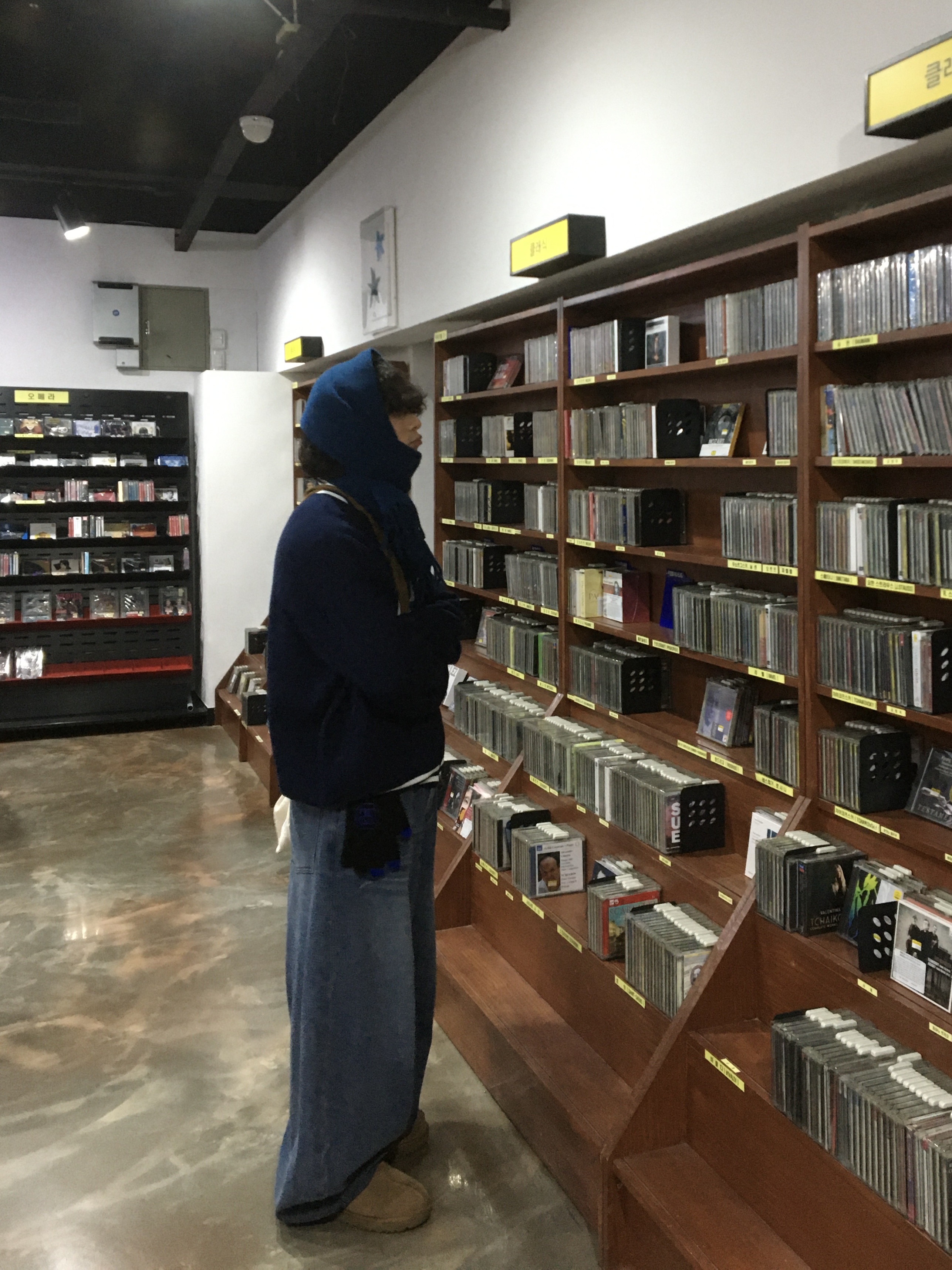 (W) 어그 타스만 슬리퍼 체스트넛 착용 스타일 - 1