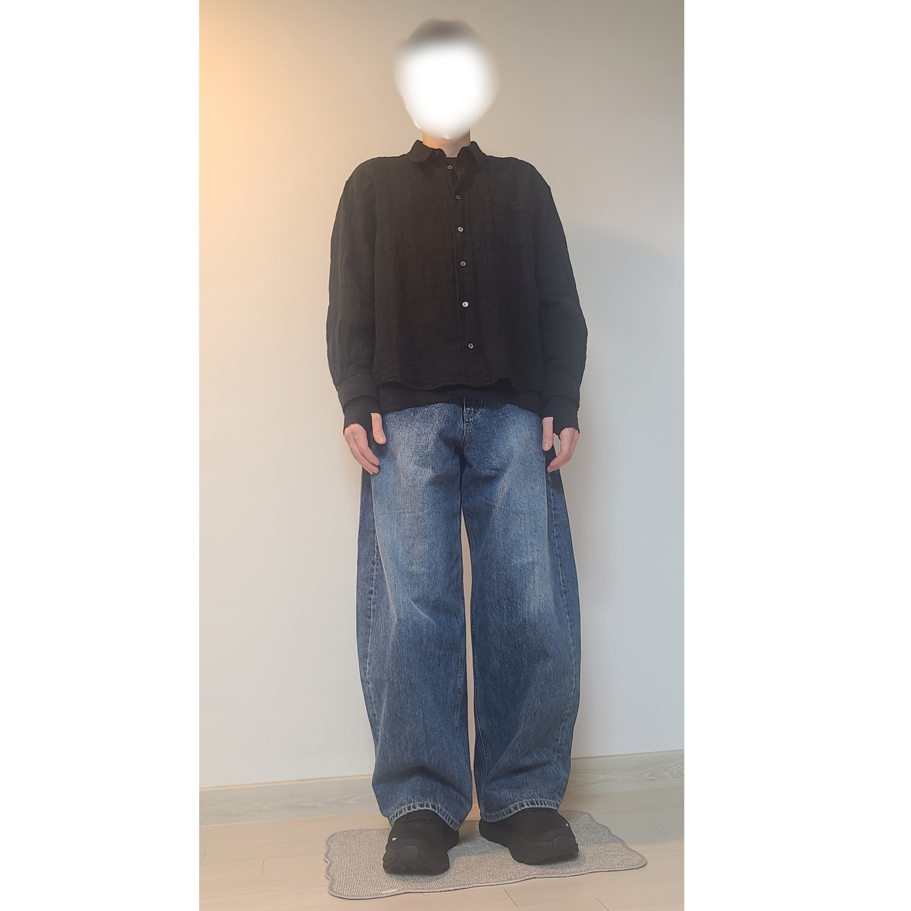 Hatchingroom Wide Curve Jeans Washed Blue, Hoka Bondi 9 Black - Wide 착용 스타일