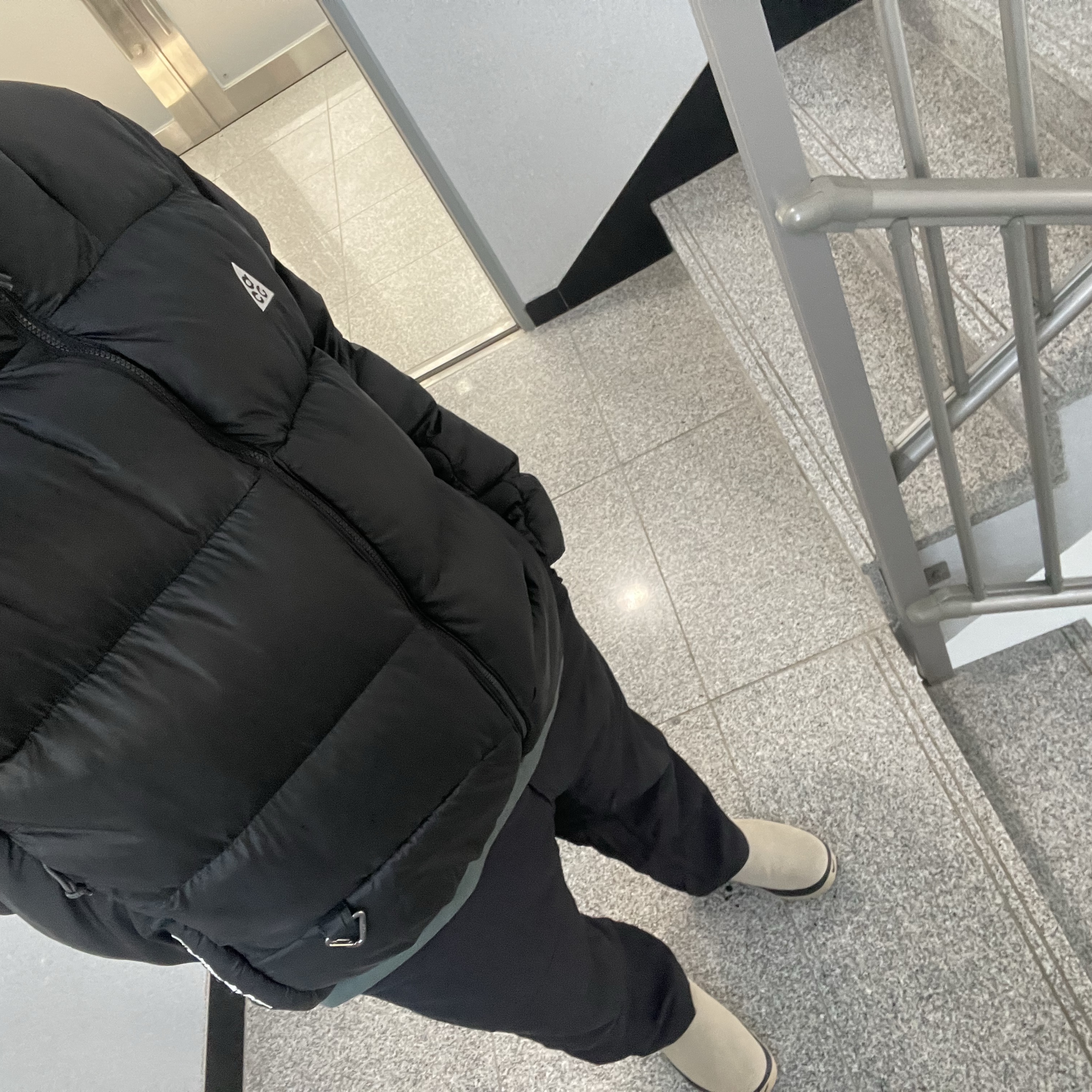 Nike ACG Rufus Limestone and Black, Nike ACG Therma-Fit ADV Lunar Lake Loose Hooded Jacket Black Summit White - Asia 착용 스타일