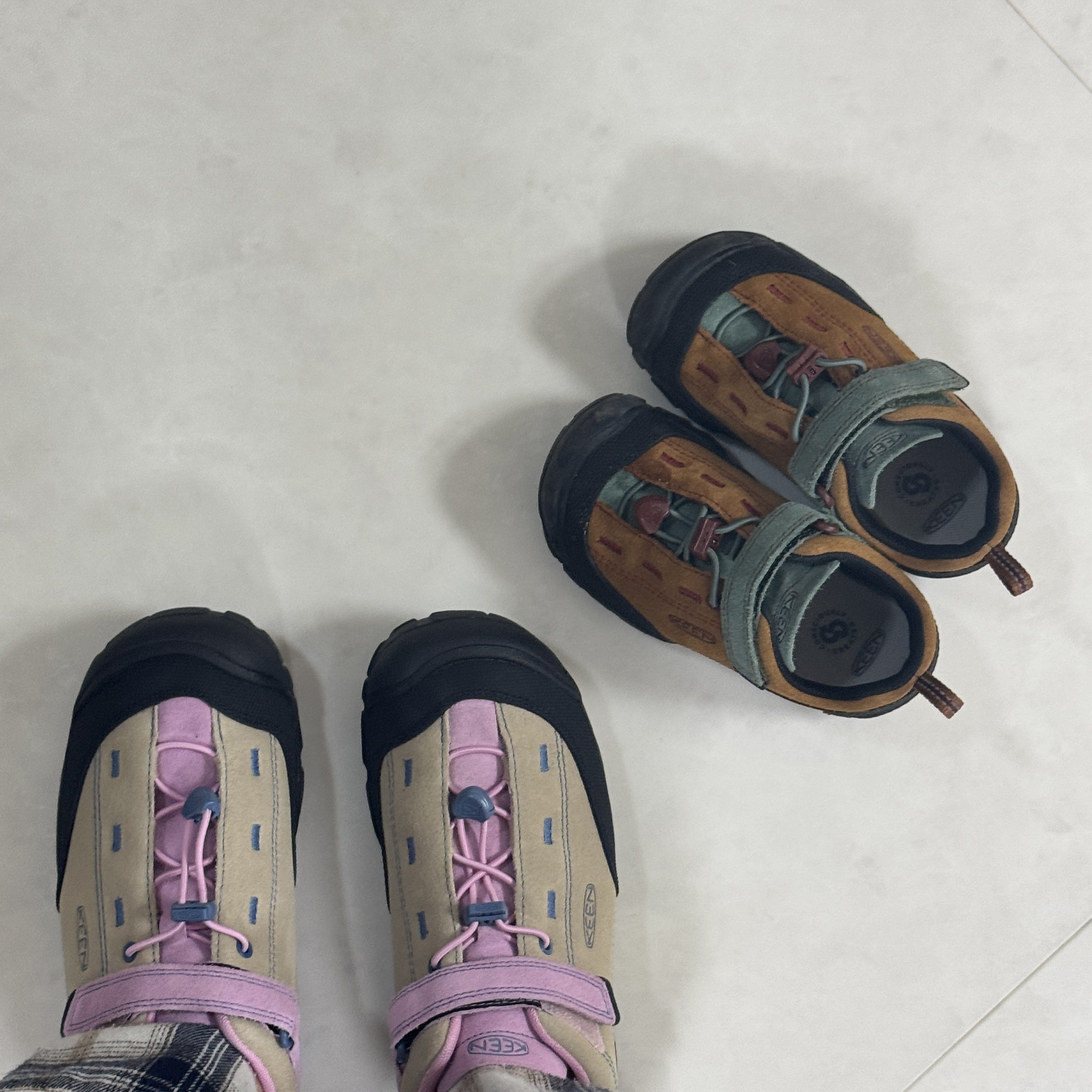 (Kids) Keen Jasper II Safari Pastel Lavender 착용 스타일 - 2