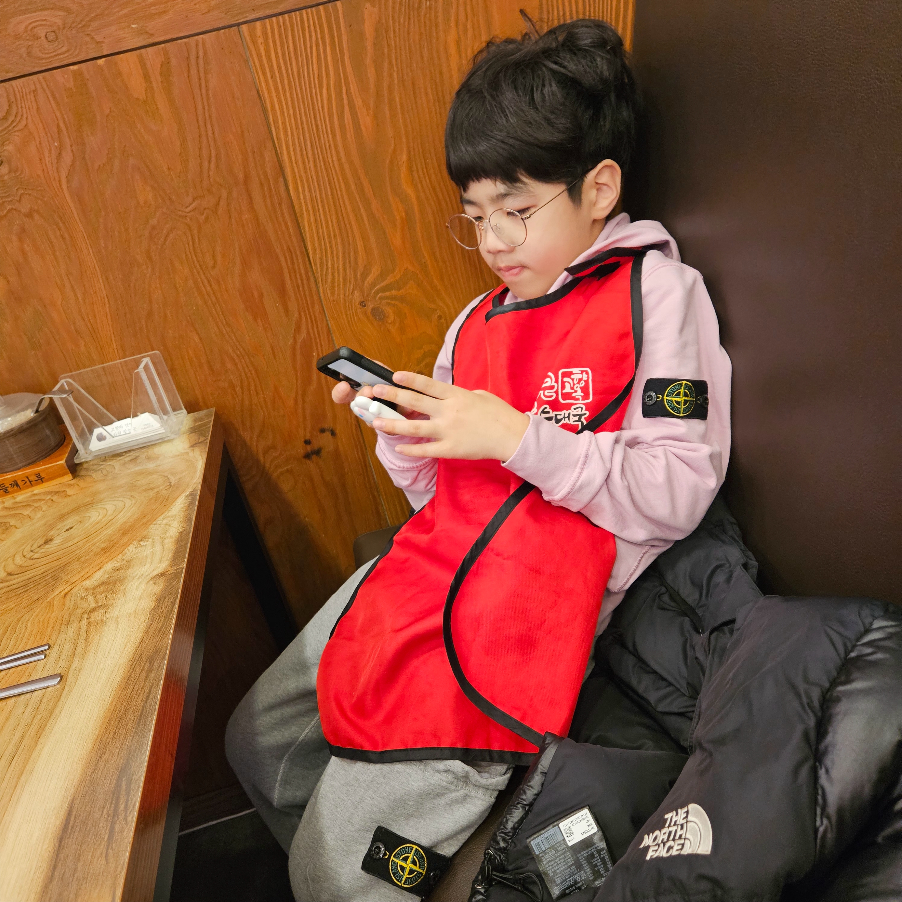 (W) Nike Air Superfly Metallic Silver and Black, (Kids) Stone Island 61640 Cotton Fleece Hooded Sweatshirt Onion Rose - 21SS 착용 스타일 - 3