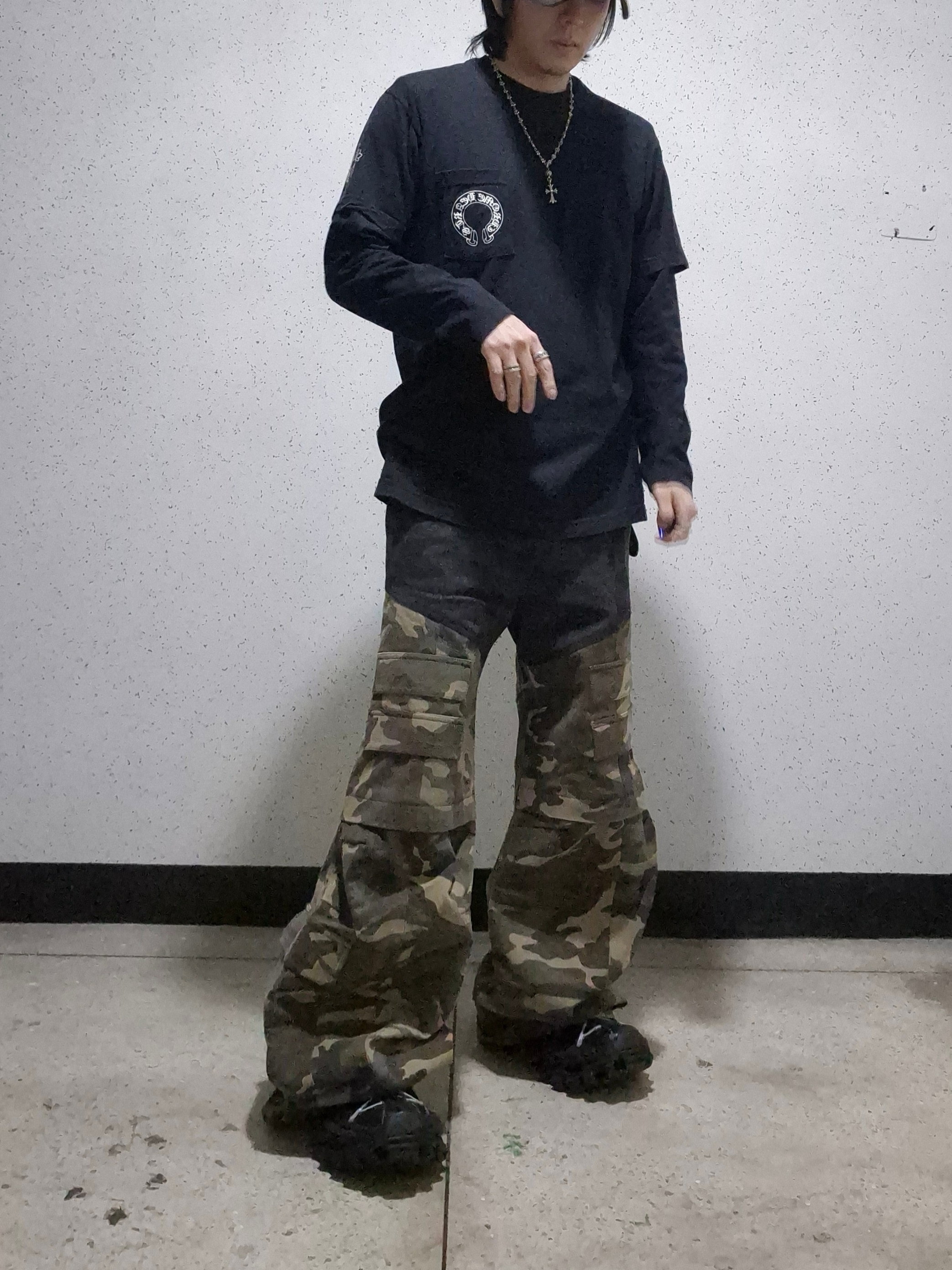 Balenciaga Hike Sneaker Black 착용 스타일 - 5
