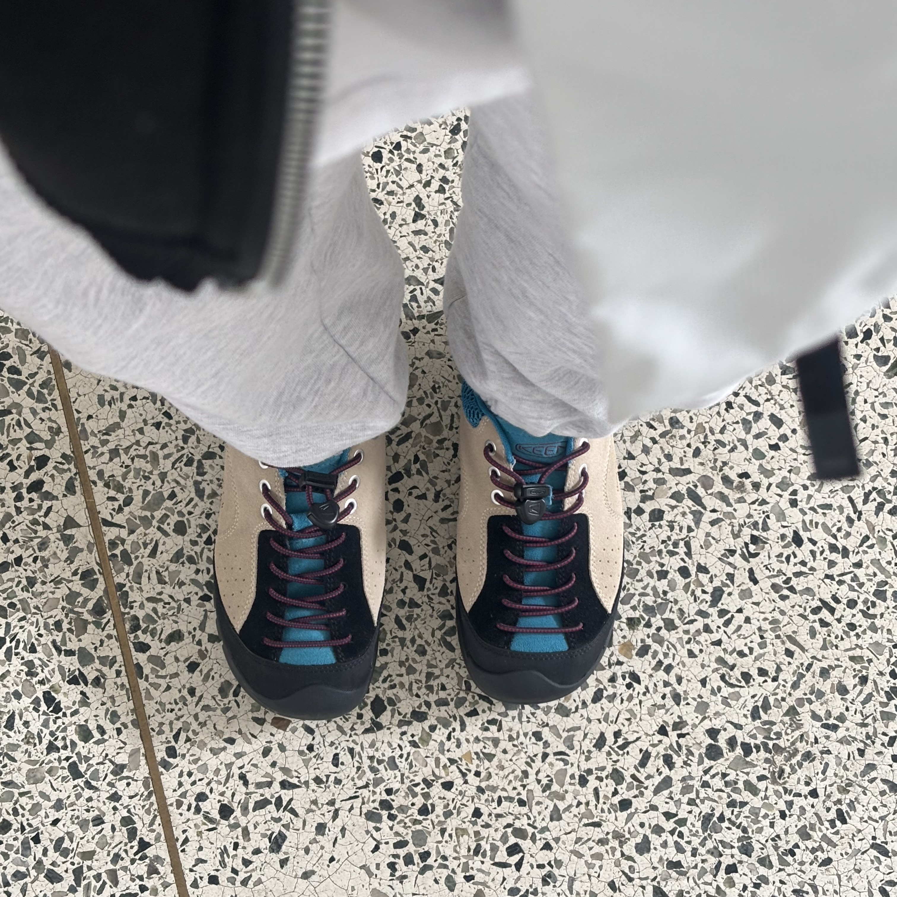 (W) Keen Jasper Rocks SP Sneakers Beige 착용 스타일