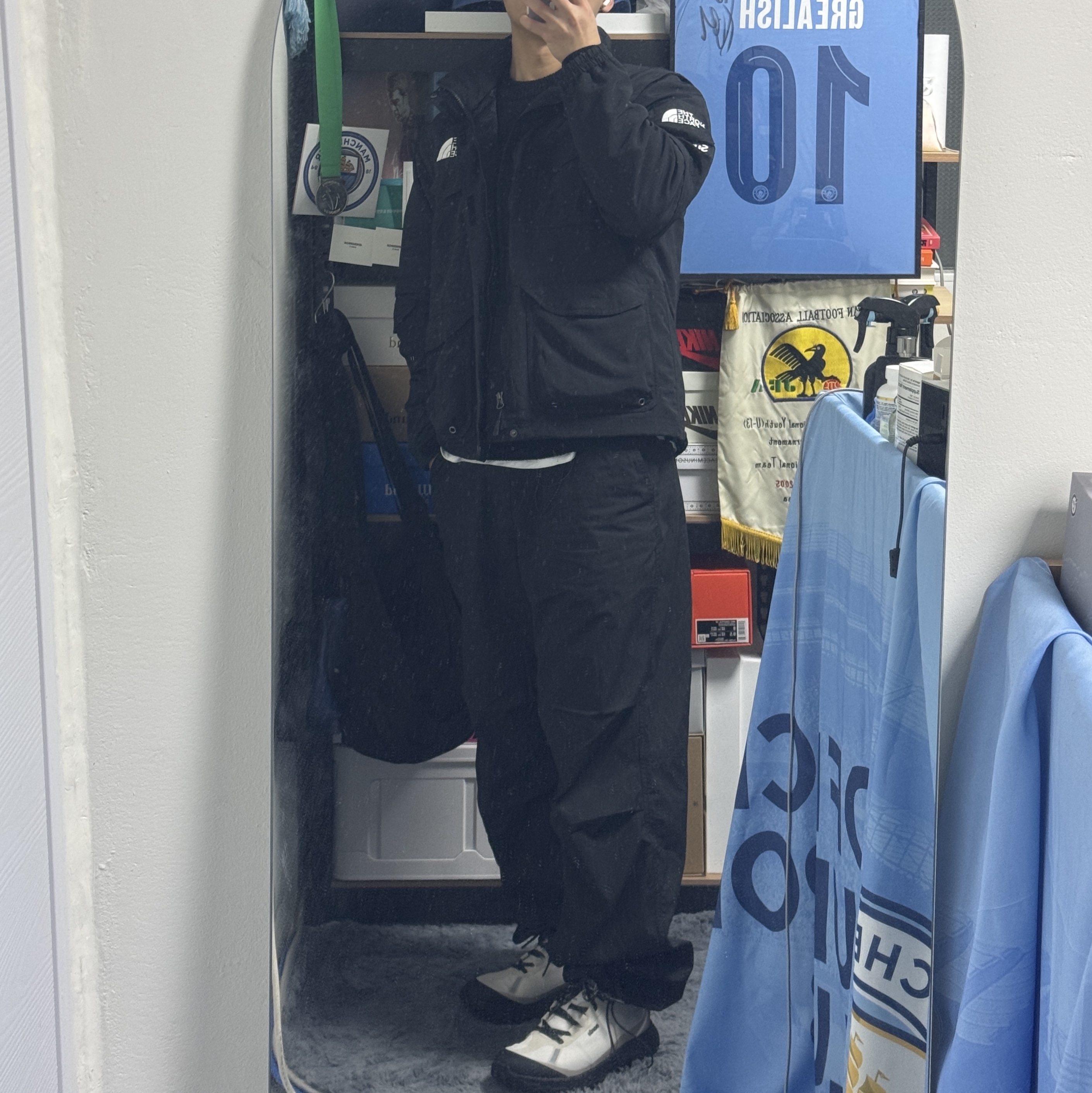 Supreme x The North Face Trekking Convertible Jacket Black - 22SS, Norda 001/A Cinder 착용 스타일