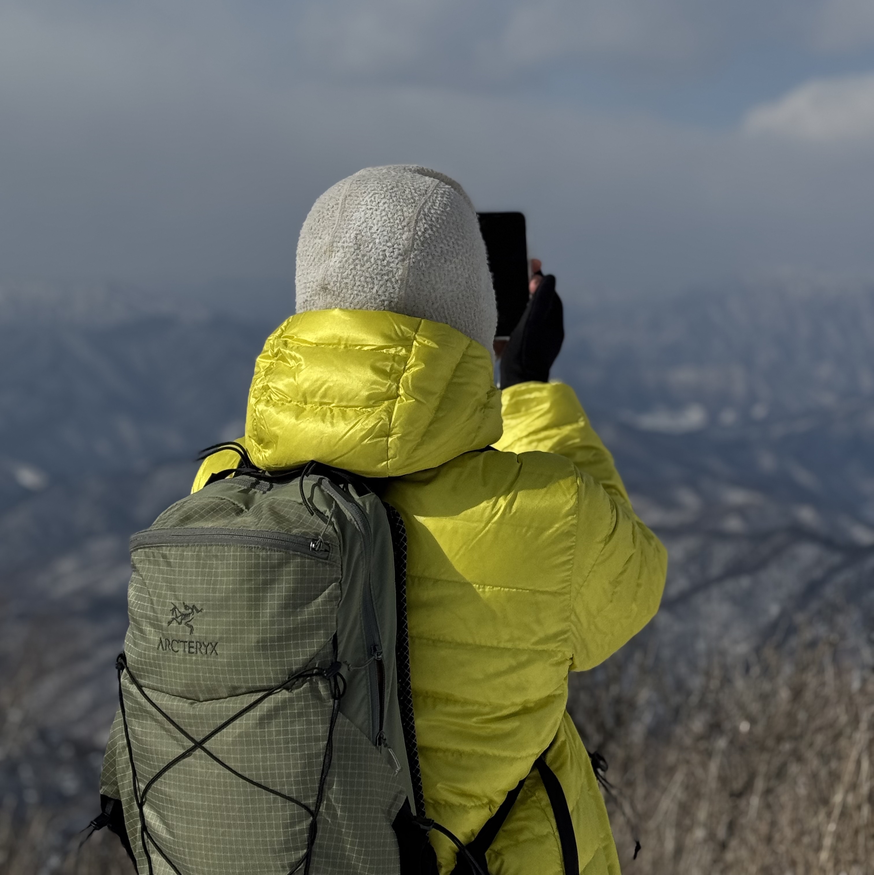Arc'teryx Aerios 18 Backpack Chloris Forage, Arc'teryx Bird Head Toque Phantasm Euphoria 착용 스타일