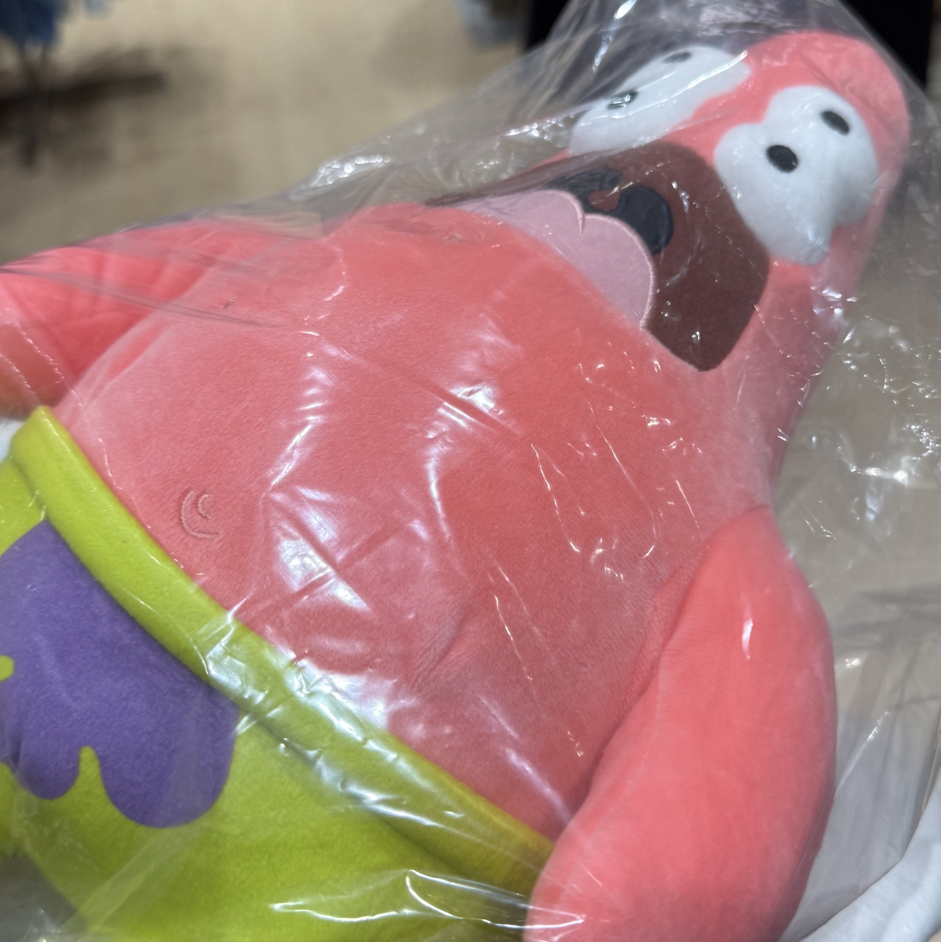 Uniqlo UT x CPFM x SpongeBob Plush Toy Patrick Star 착용 스타일
