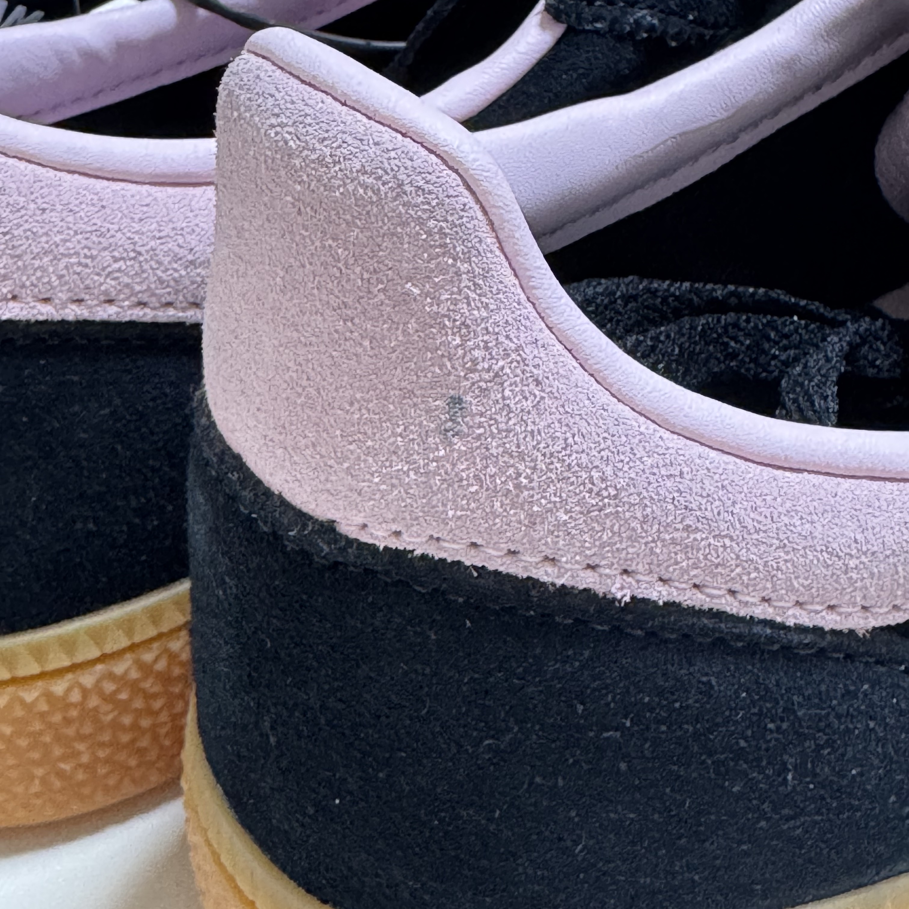 (W) Adidas Spezial Handball Core Black Clear Pink 착용 스타일