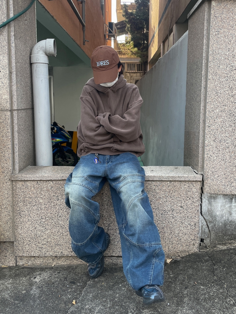 아디다스 오르케트로 브라이트 블루 카본 블랙 착용 스타일 - 1