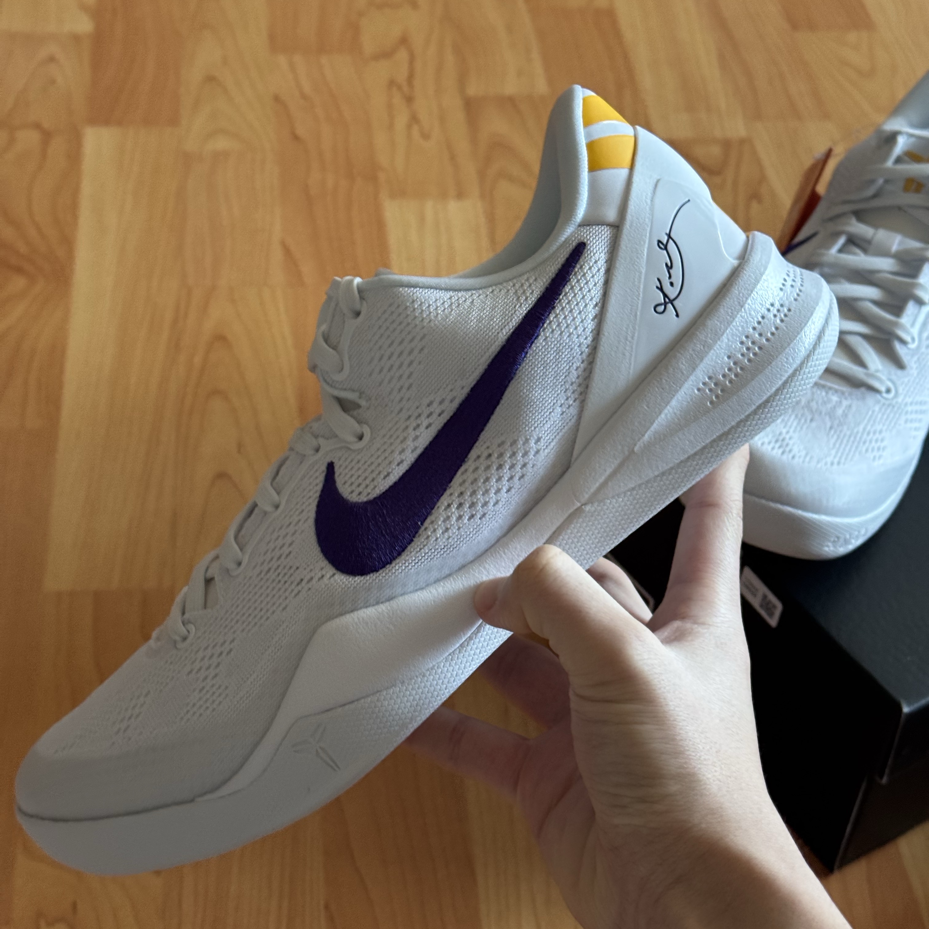 Nike Kobe 8 Protro White and Court Purple 착용 스타일 - 3