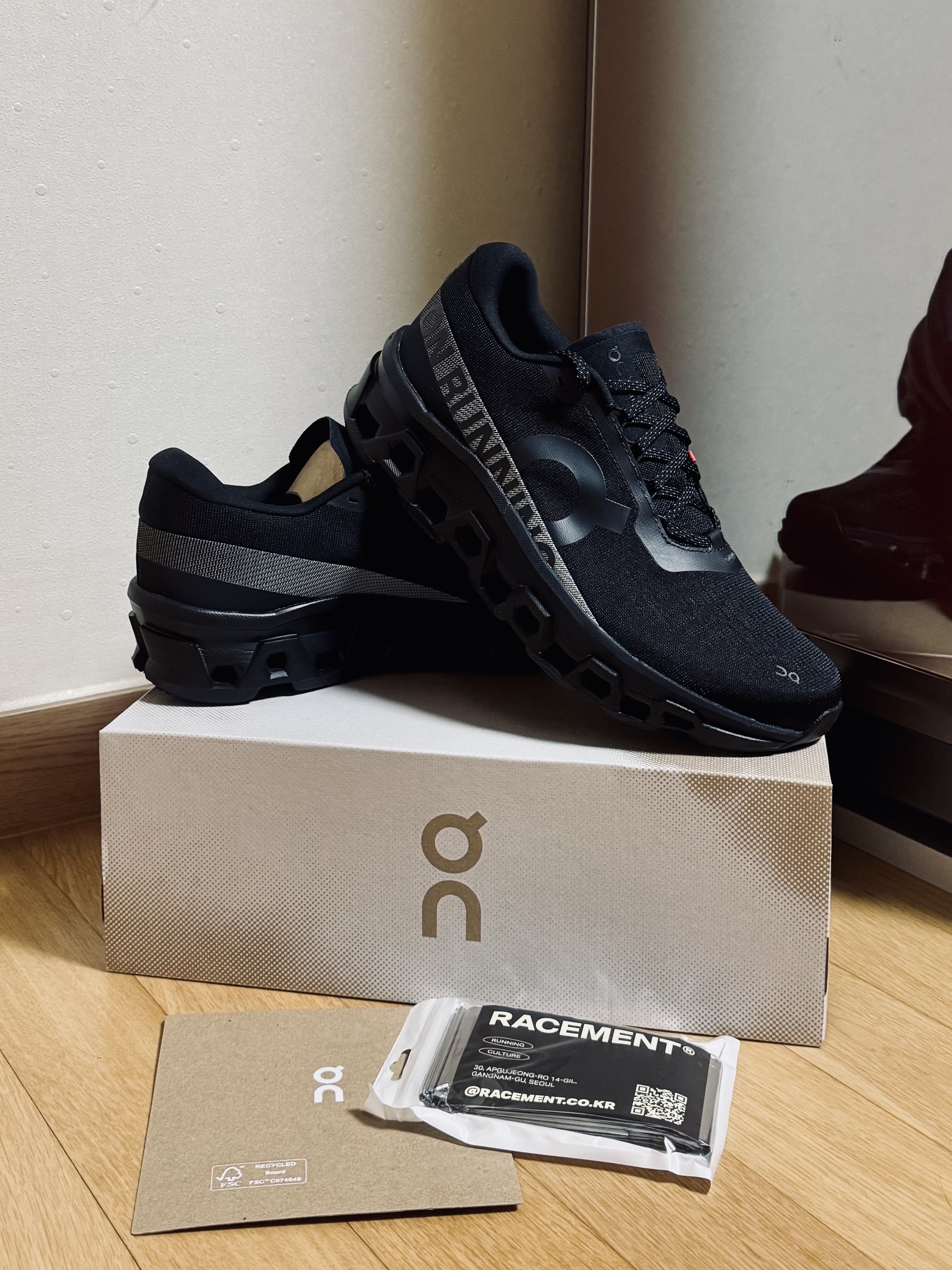 On Running Cloudmonster All Black, On Running Cloudmonster 2 Black 착용 스타일