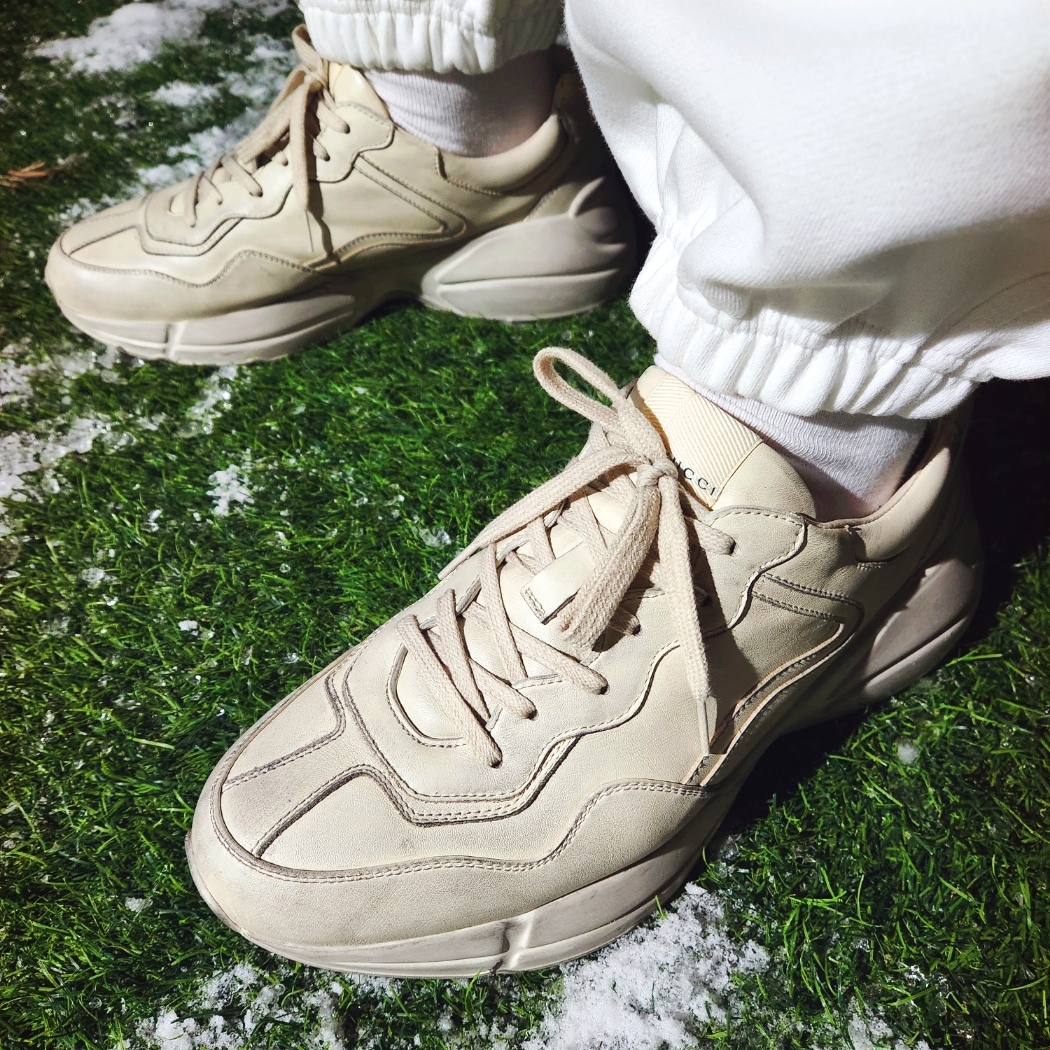 Undermycar Mu.03 Anti Fxxking Logo Play Oversized Sweat Jogger Cream, Gucci Rhyton Leather Sneakers Distressed Ivory 착용 스타일 - 5