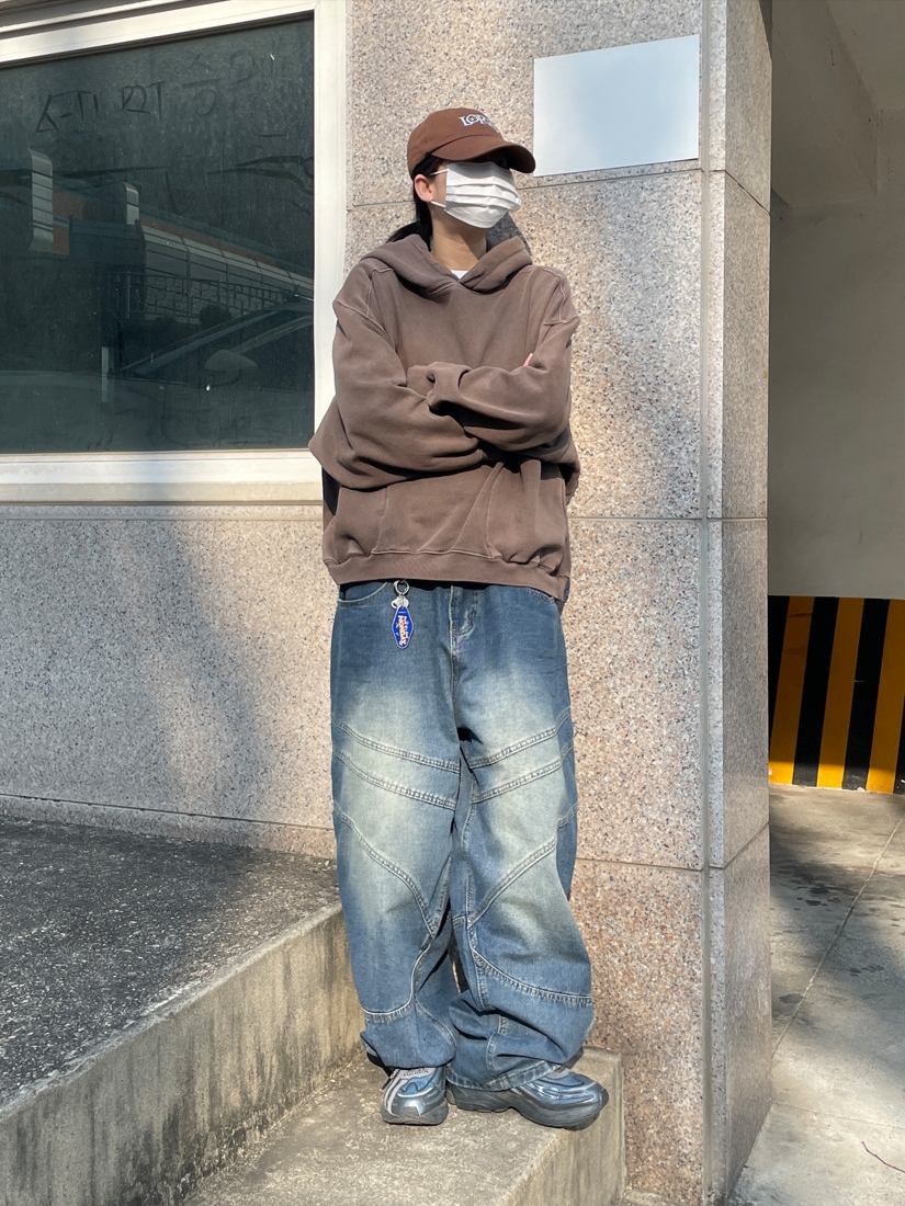 아디다스 오르케트로 브라이트 블루 카본 블랙 착용 스타일 - 2