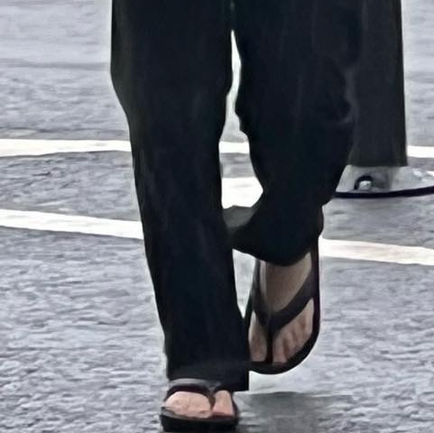 New Balance x Taw&Toe Flip Flop Black 착용 스타일