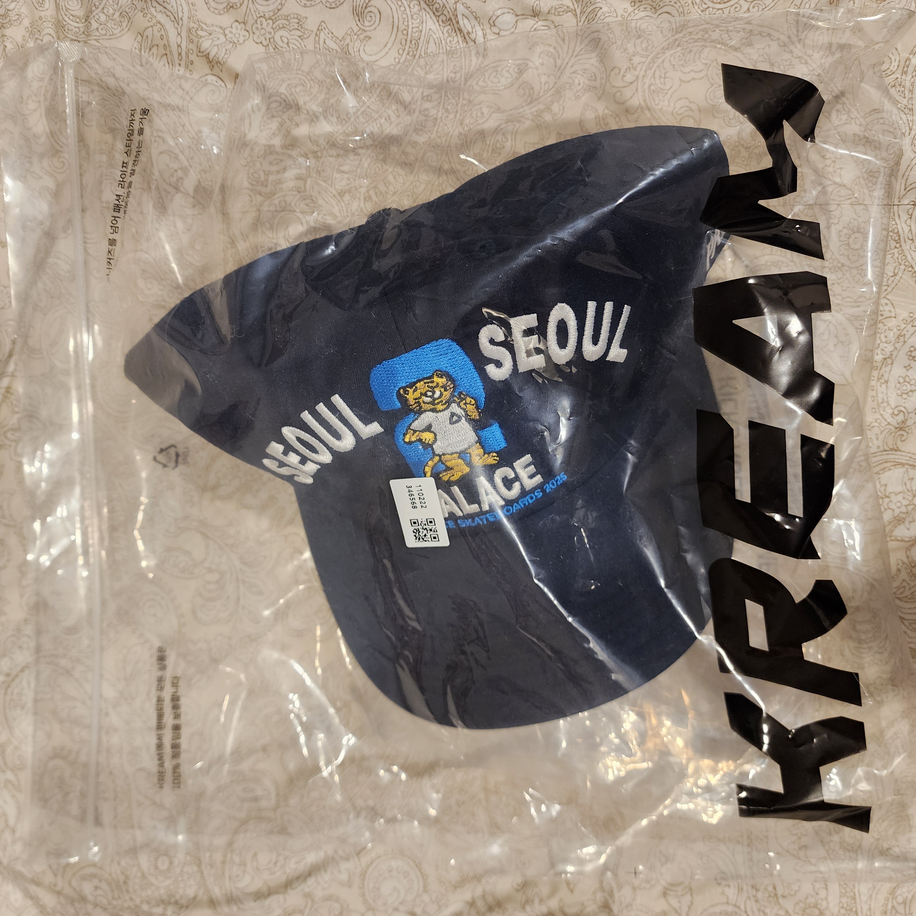 Palace Seoul 2 Seoul 6-Panel Cap Navy - 25SS 착용 스타일 - 3