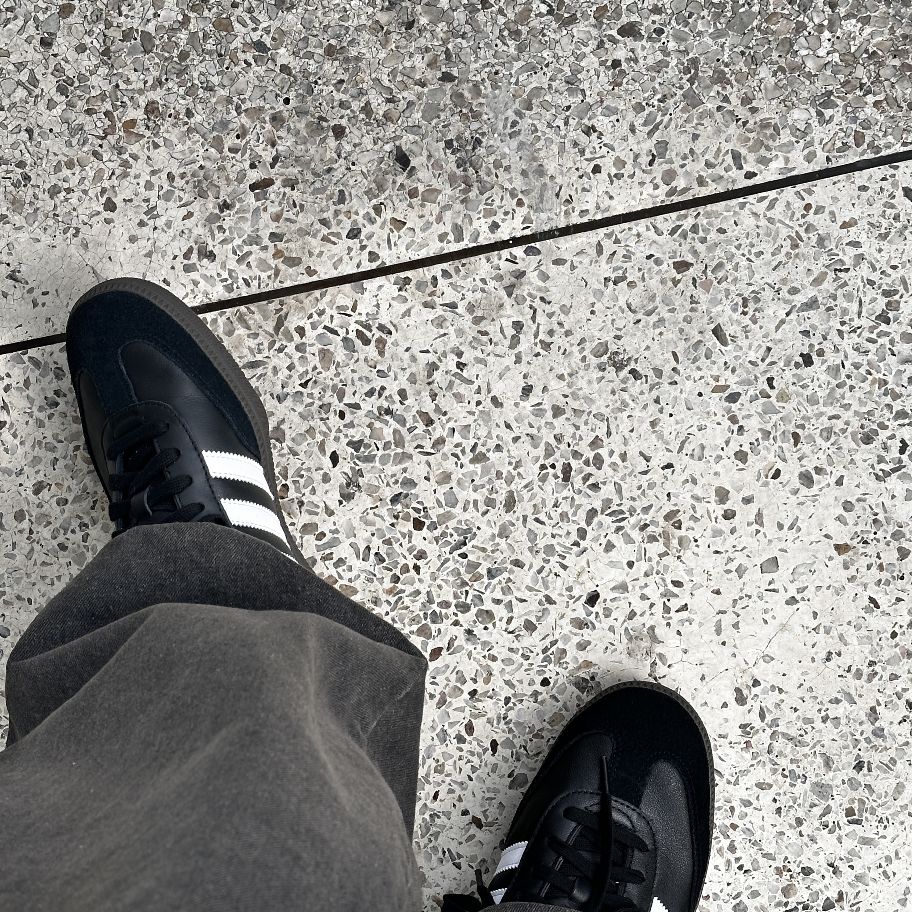 Adidas Samba OG Black White Gum 착용 스타일