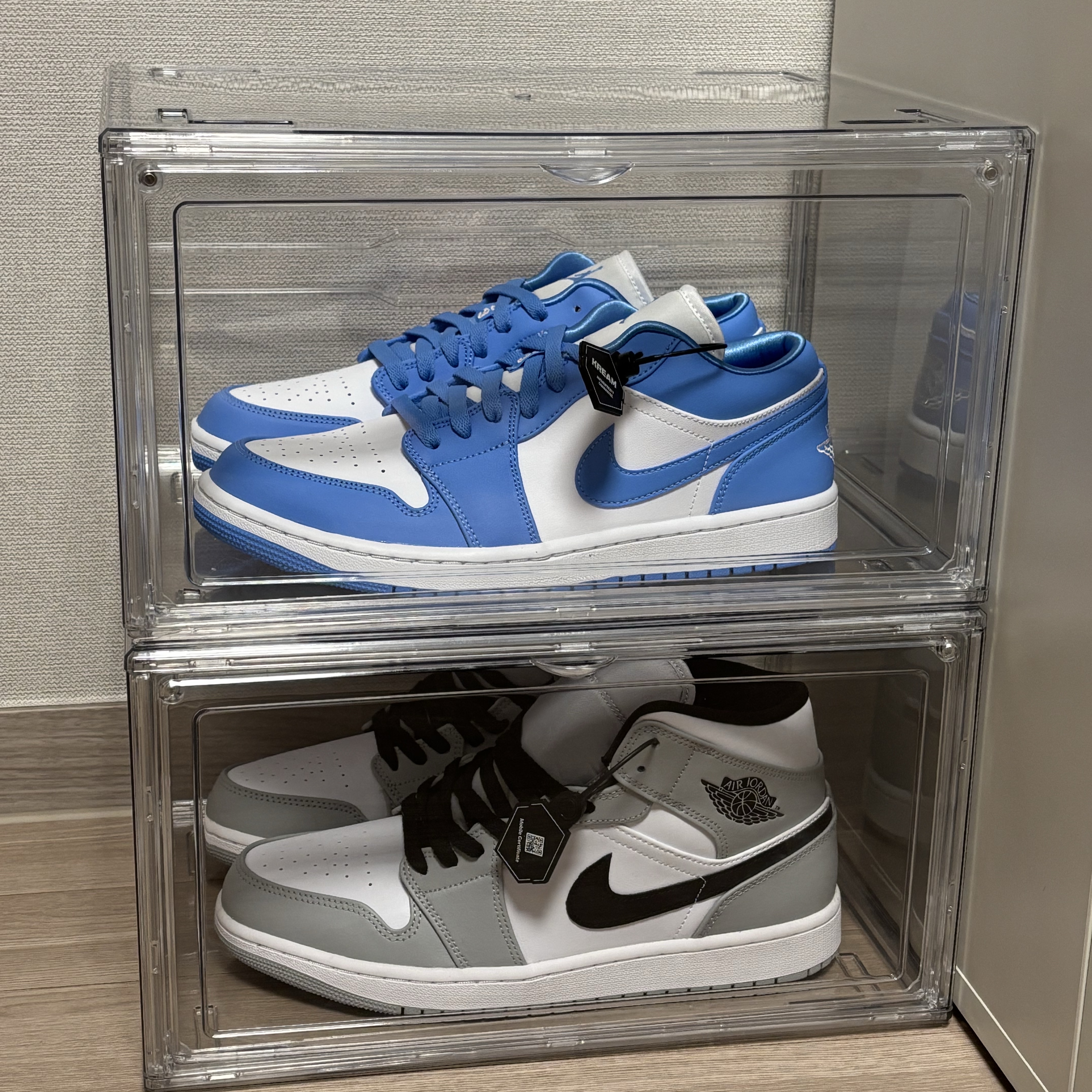 Jordan 1 Mid Light Smoke Grey, (W) Jordan 1 Low UNC University Blue 착용 스타일