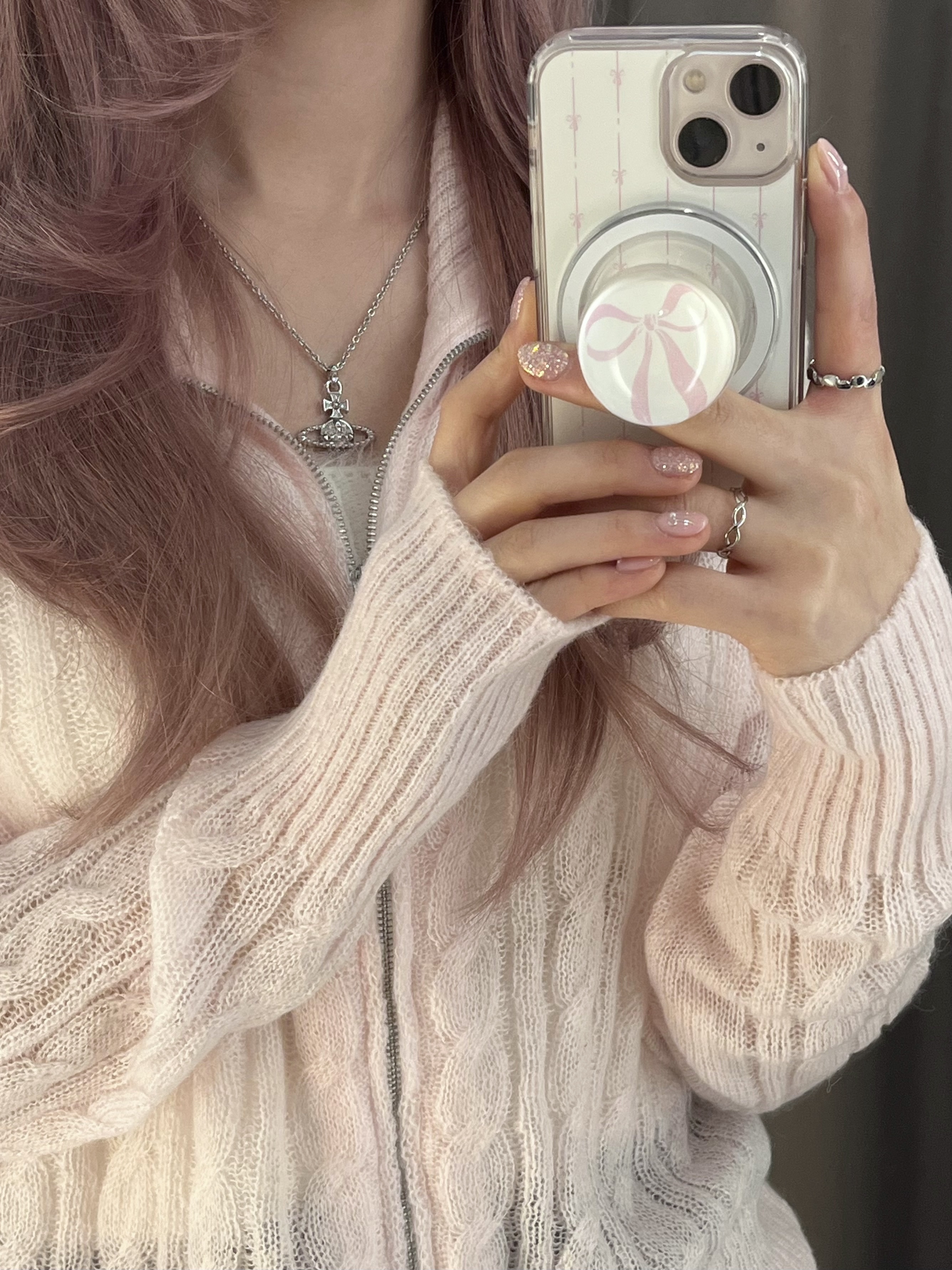 Vivienne Westwood Mini Bas Relief Pendant Silver 착용 스타일 - 1