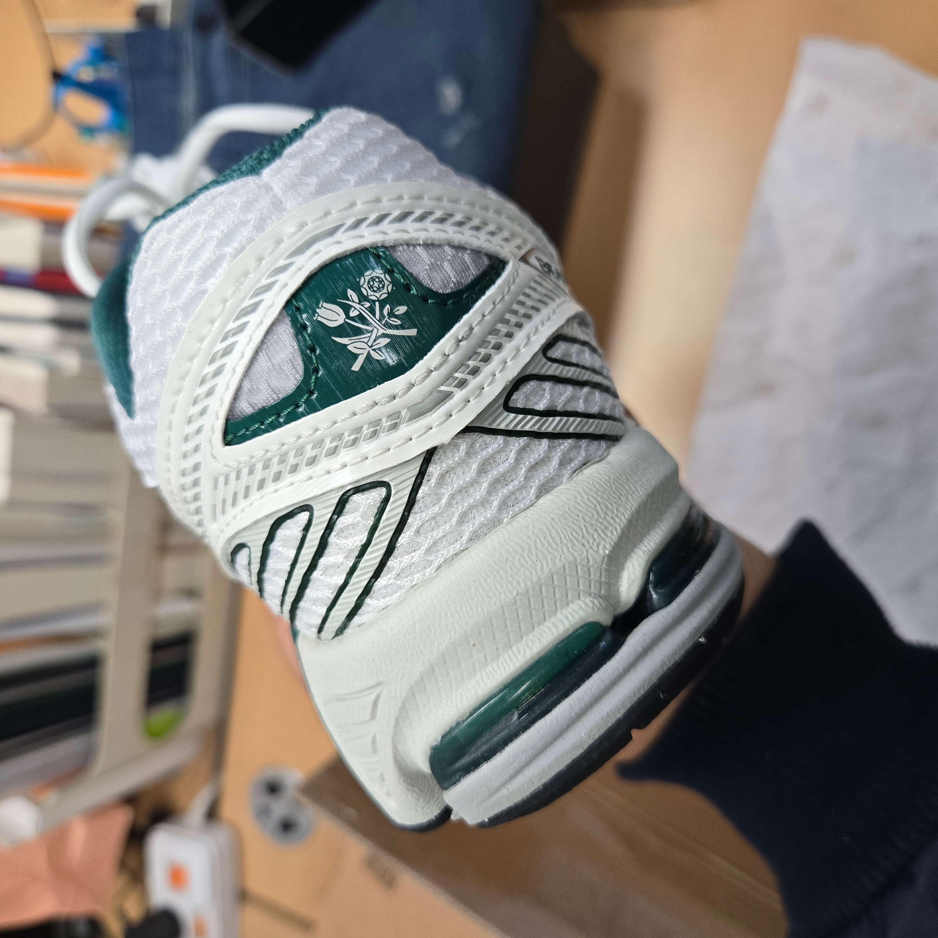 New Balance x Aime Leon Dore 860v2 Grey Green 착용 스타일 - 2