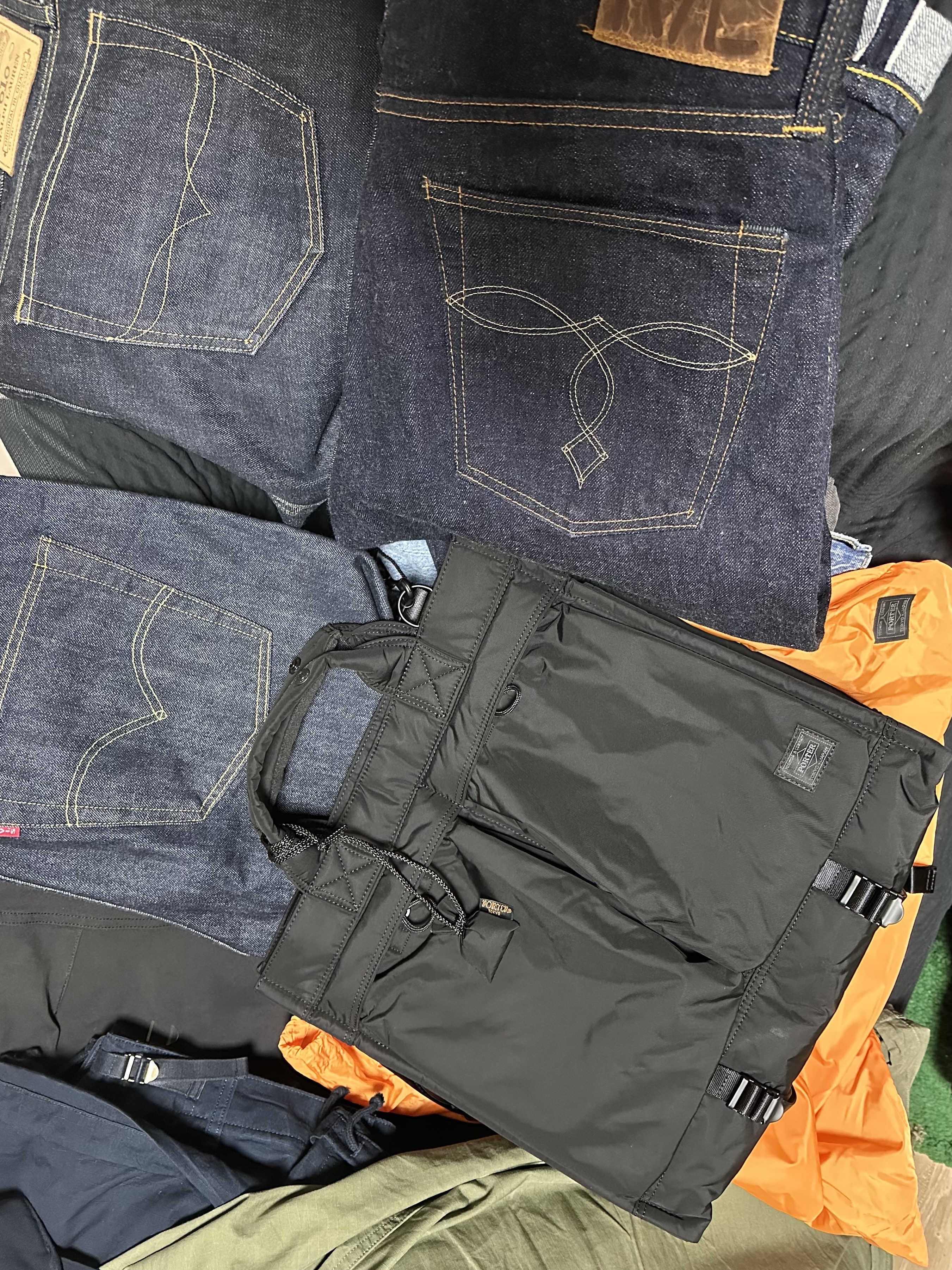 Porter Senses Tote Bag L Black 착용 스타일