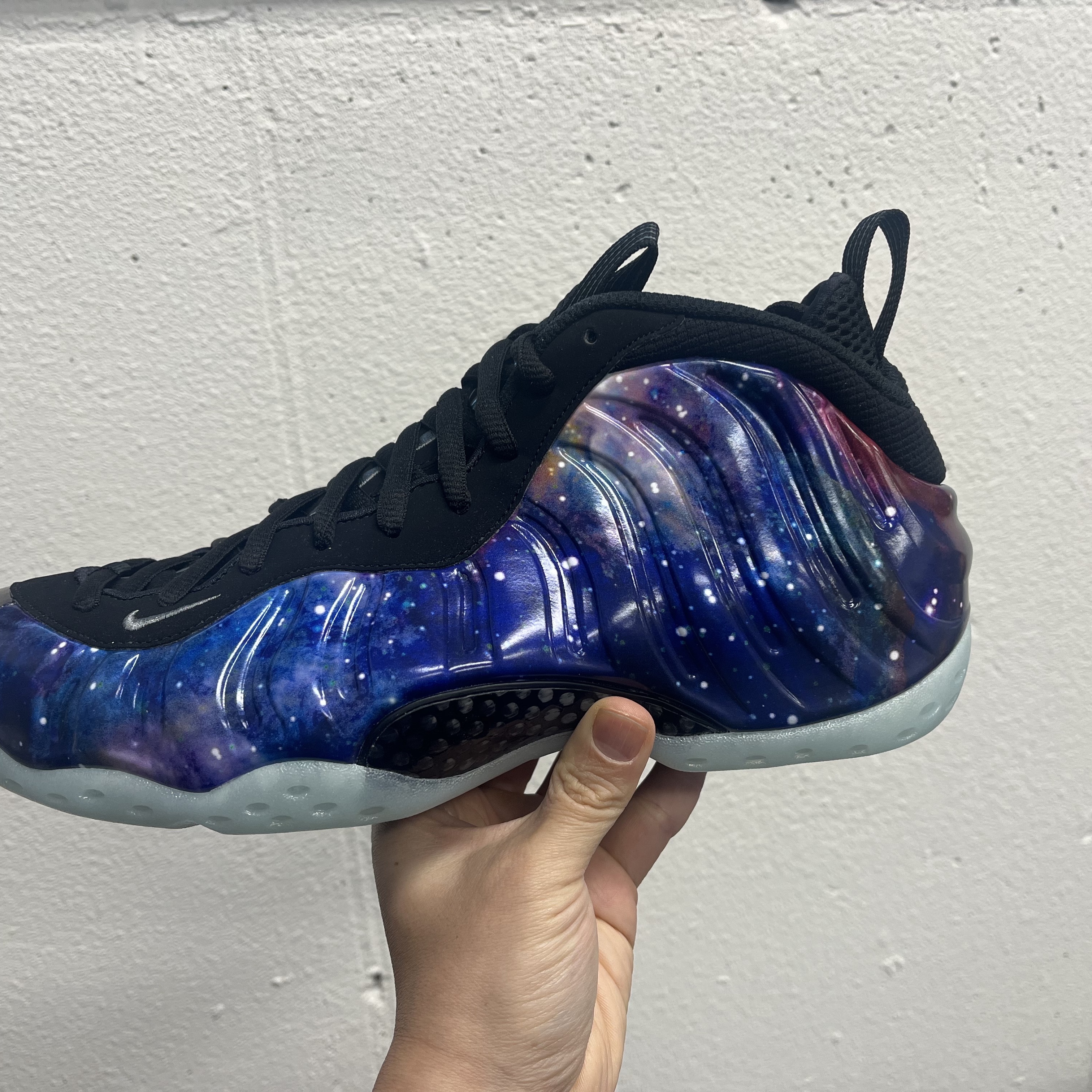 Nike Air Foamposite One Galaxy 착용 스타일