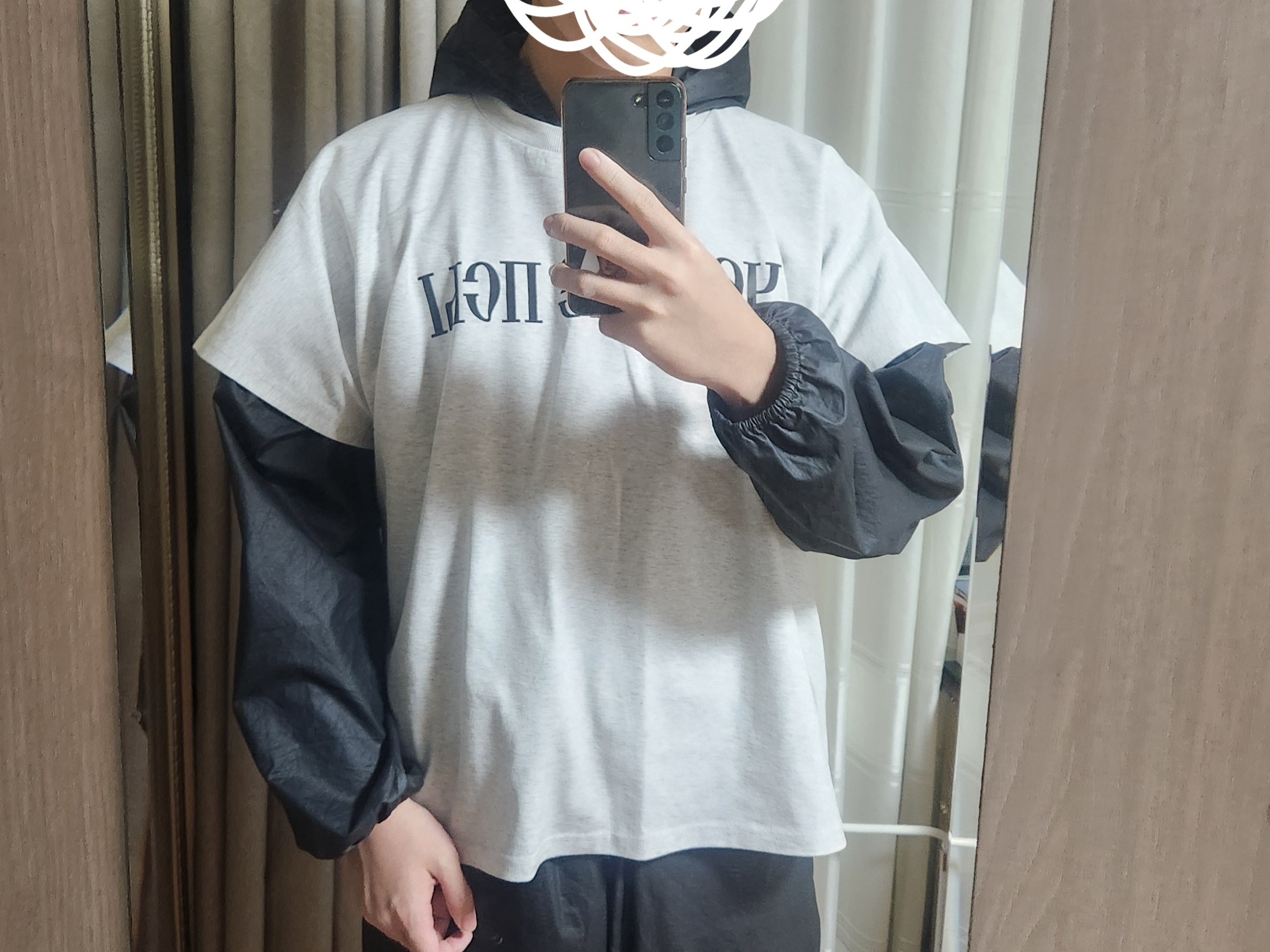 Yeezy x Gosha Rubchinskiy YZY Black Dogs T-Shirt Heather Grey, Yeezy Gap Engineered By Balenciaga Coated Cotton Overalls Black 착용 스타일