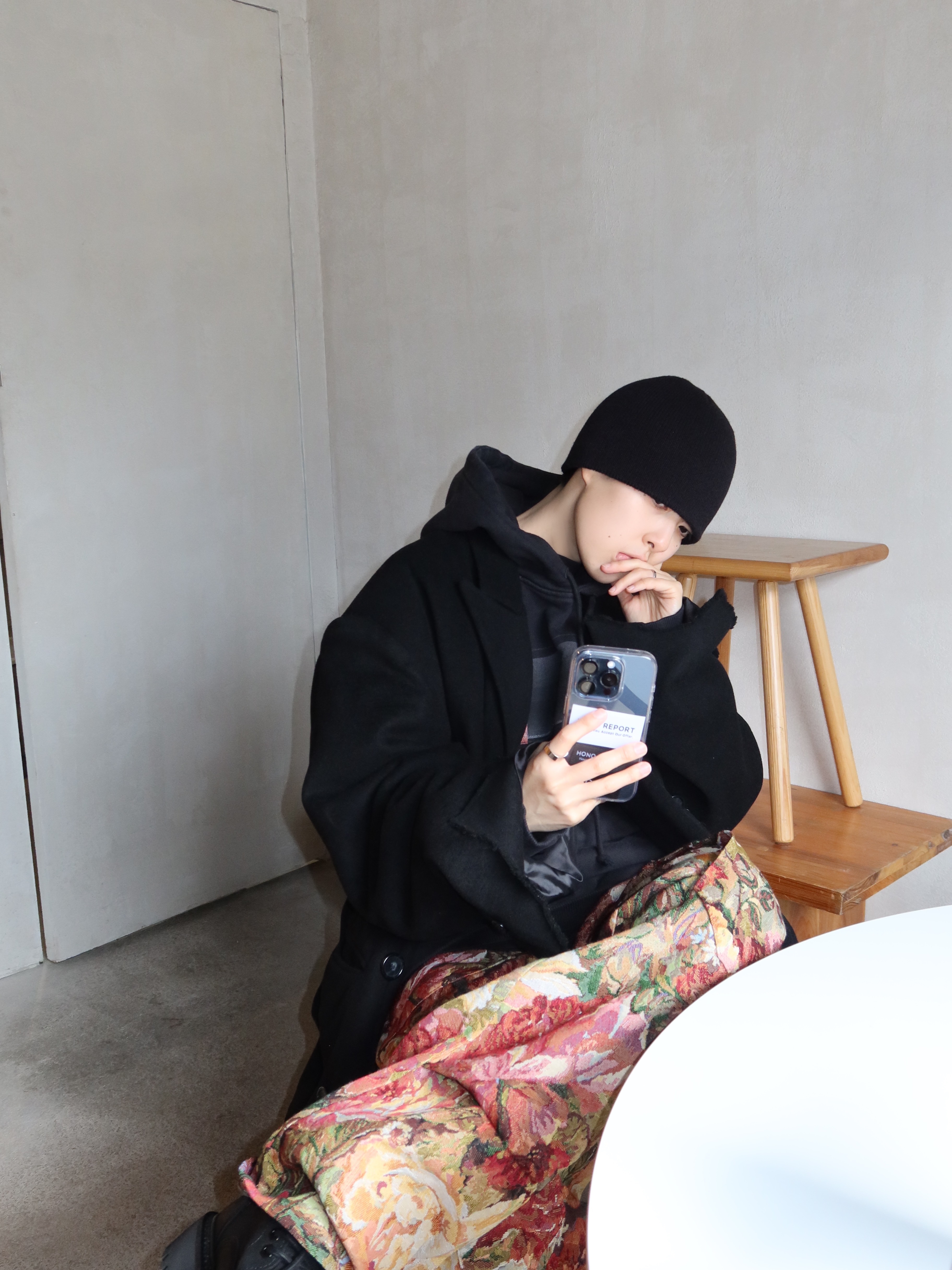 Hono Report Jacquard Cargo Pants Red Garden 착용 스타일 - 3