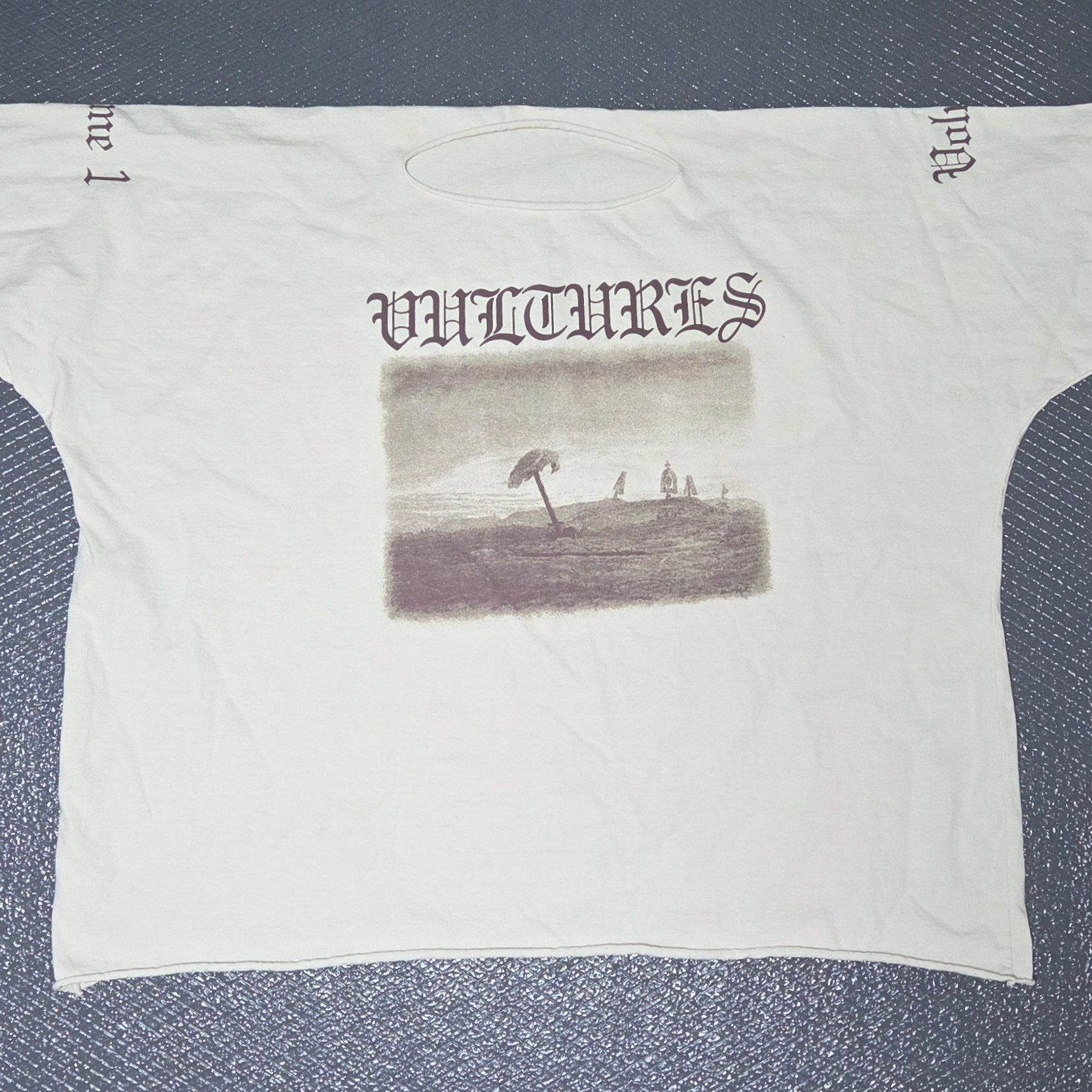 Yeezy Vultures Long T-Shirt White 착용 스타일 - 1