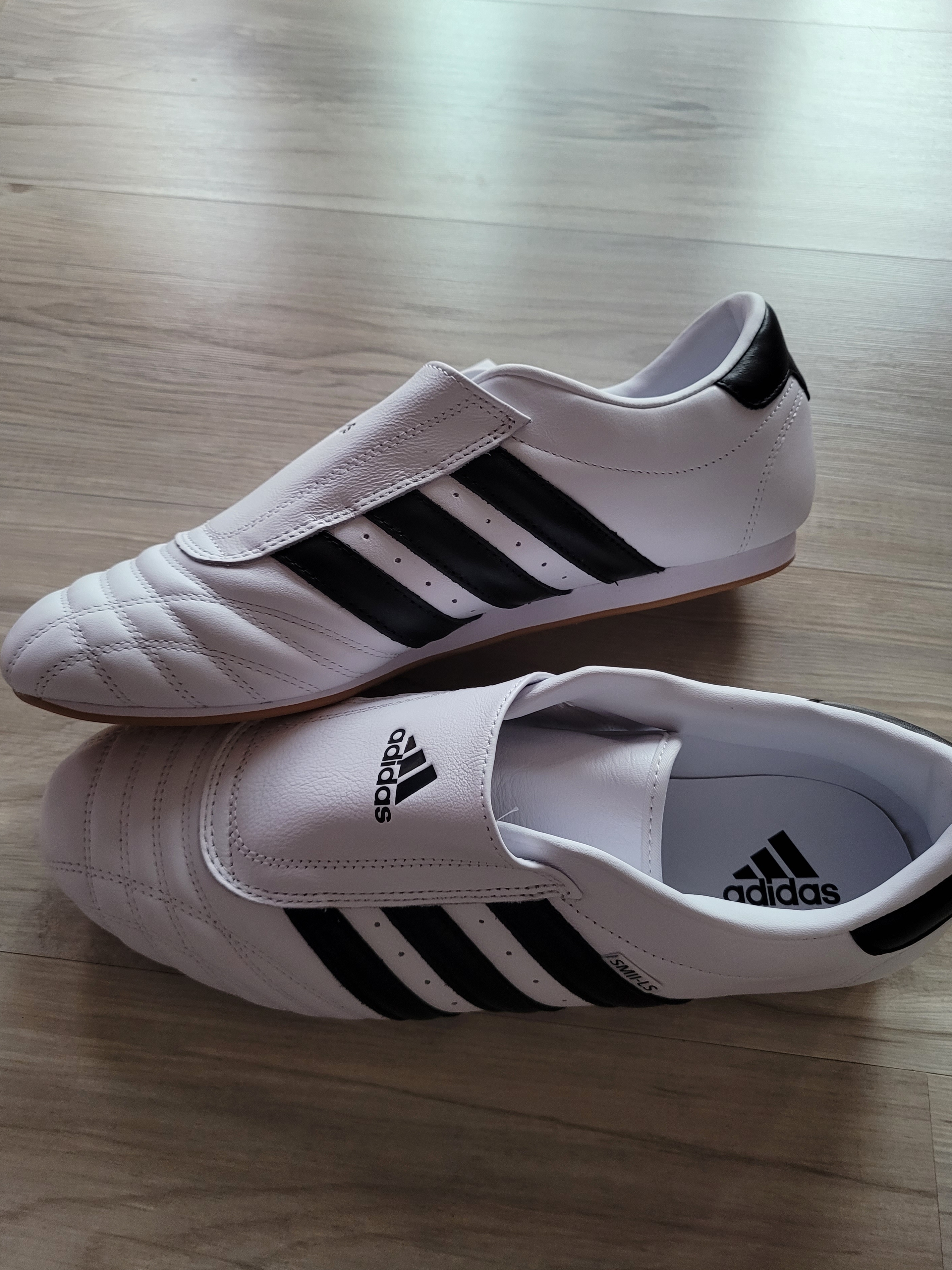 (W) Adidas Taekwondo Cloud White Core Black 착용 스타일